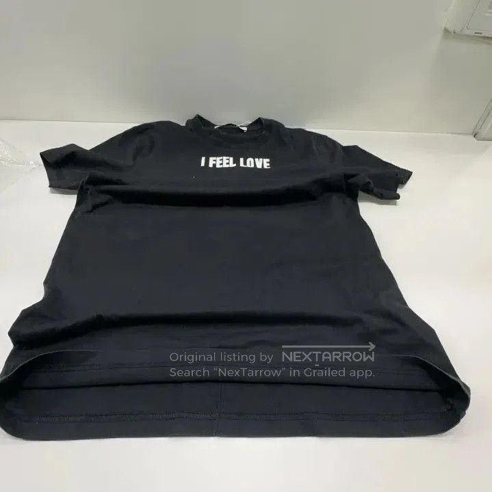Givenchy Givenchy I FEEL LOVE Print Round Neck T-Shirt. Size US S / EU 44-46 / 1 - 5 Thumbnail