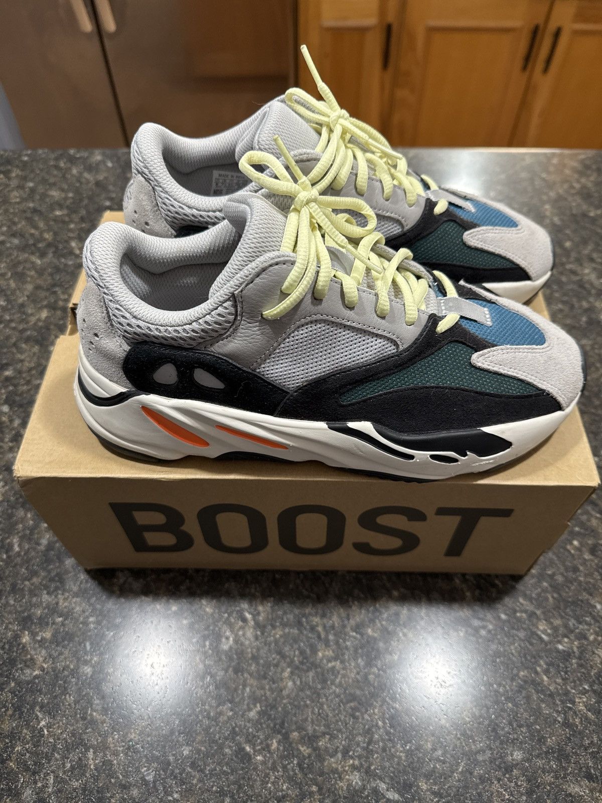 Adidas × Yeezy YEEZY BOOST 700 x ADIDAS Size US 8 / EU 41 - 2 Thumbnail