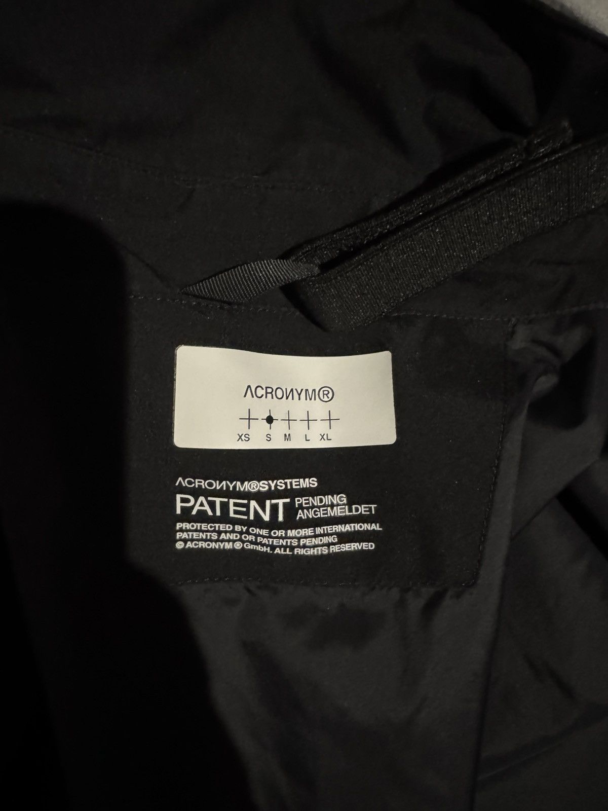 Acronym J68-WS SS19 Size US S / EU 44-46 / 1 - 4 Thumbnail