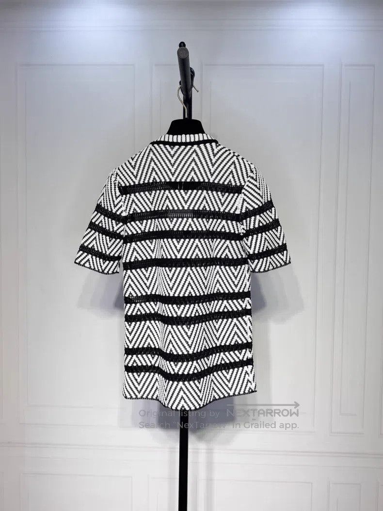 Louis Vuitton Louis Vuitton Knitted v-cut short sleeves Size US S / EU 44-46 / 1 - 2 Thumbnail