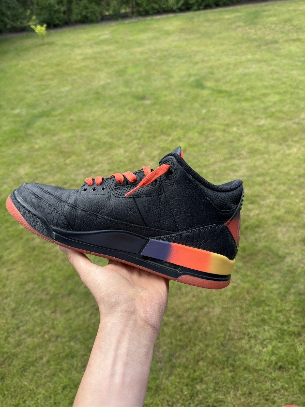 J Balvin × Jordan Brand Jordan 3 J Balvin rio Size US 10.5 / EU 43-44 - 3 Thumbnail