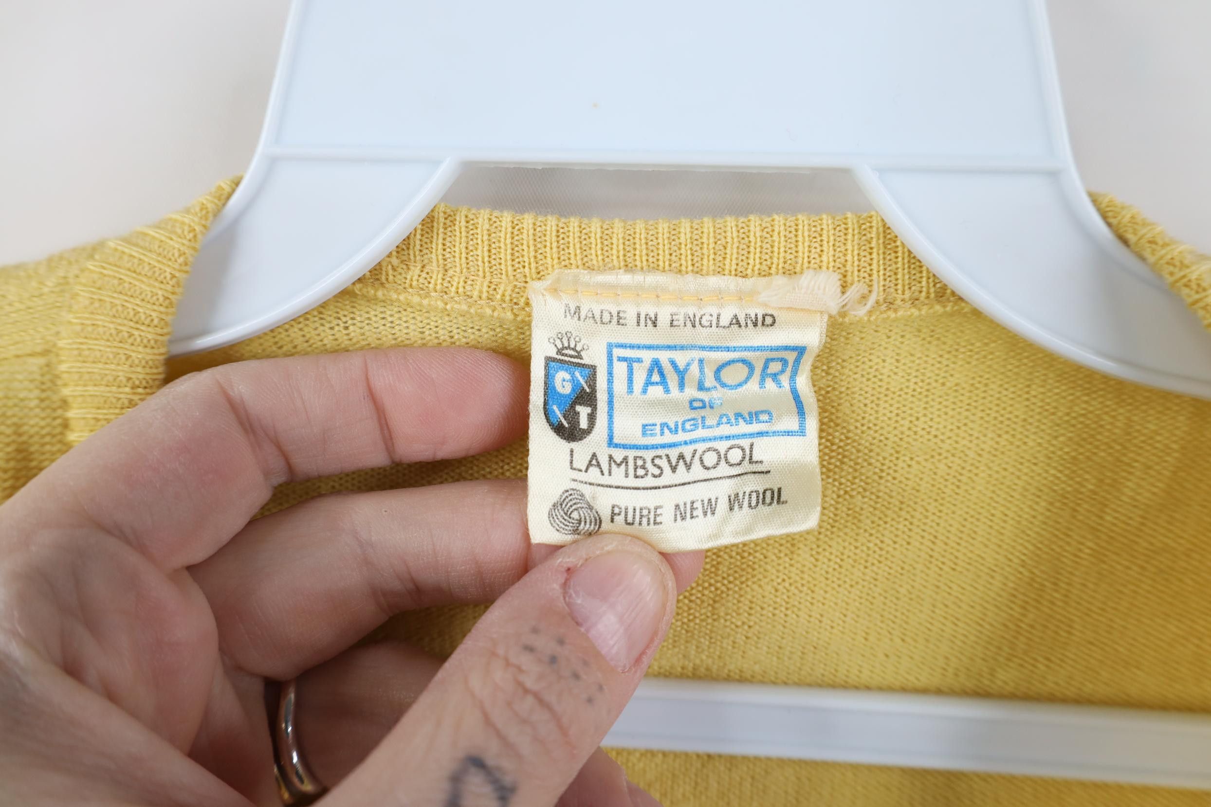Vintage Vintage 70s Streetwear Lambswool Knit V-Neck Sweater Yellow Size US XL / EU 56 / 4 - 6 Thumbnail