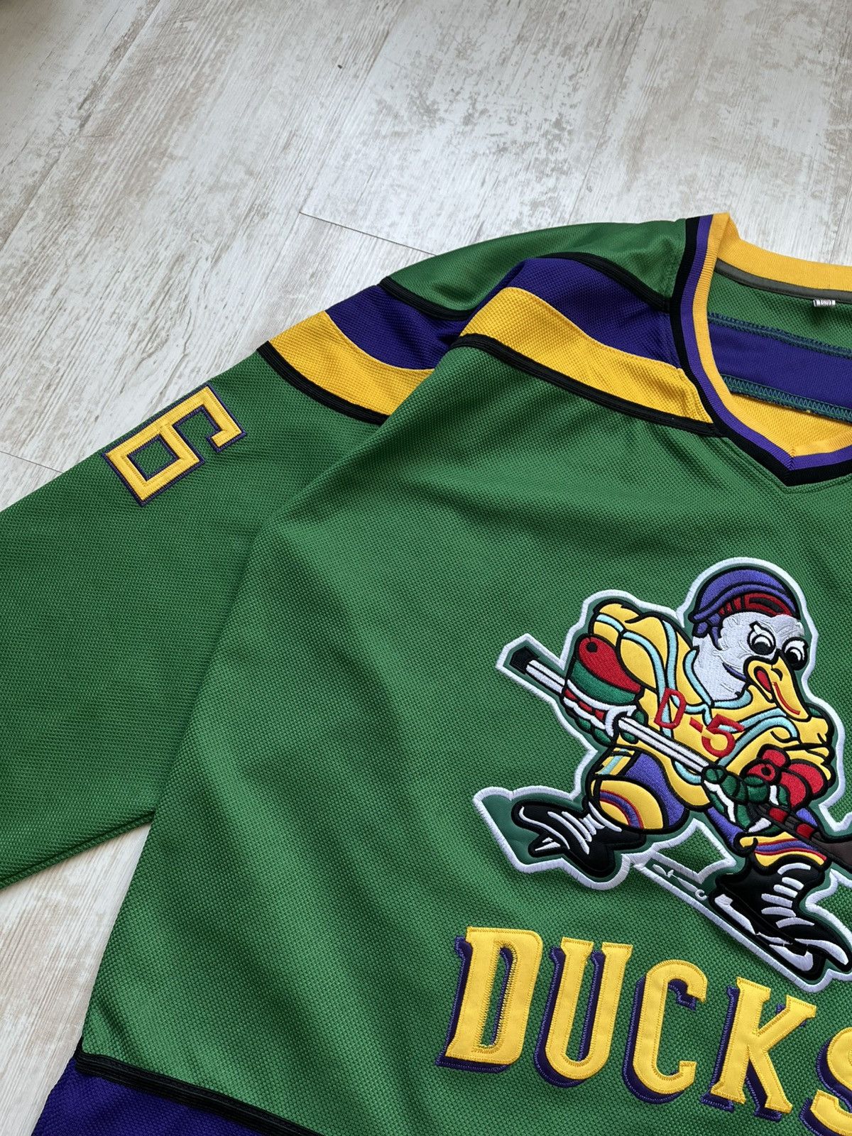 Disney × NHL × Vintage Vintage 90s The Mighty Ducks Charlie Conway #96 NHL Jersey Size US XL / EU 56 / 4 - 3 Thumbnail