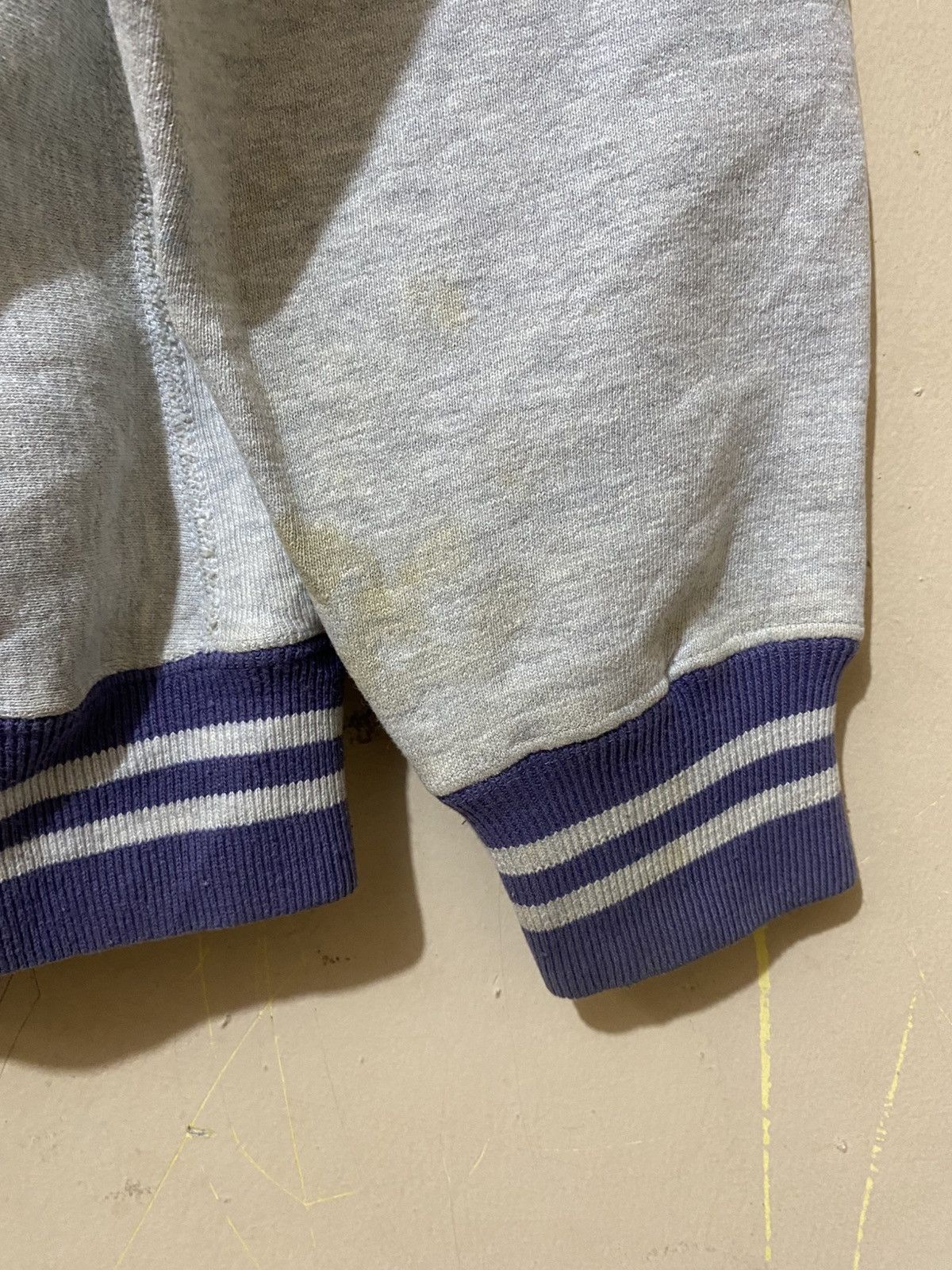 Champion 80s Vintage Champion Reverse Weave Big Logo Sweatshirt Size US L / EU 52-54 / 3 - 13 Thumbnail