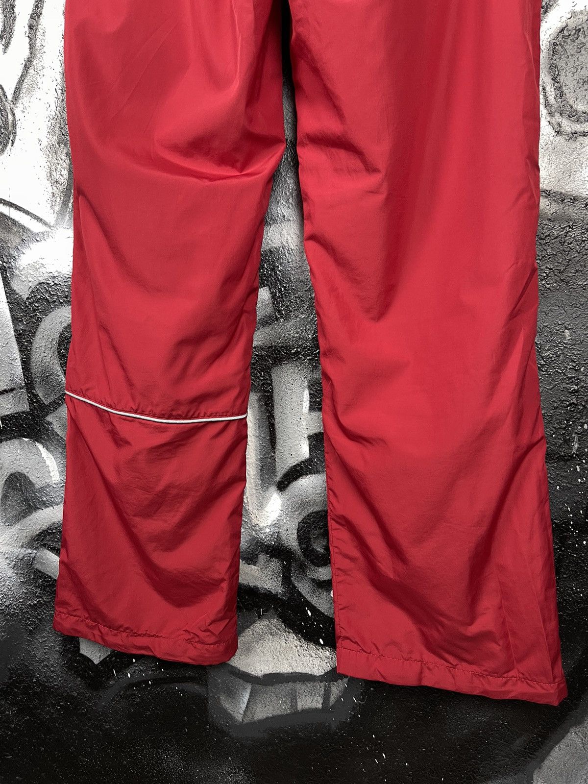 Umbro Vintage Umbro Y2K Red Sport Pants Size Small Size US 31 - 9 Thumbnail