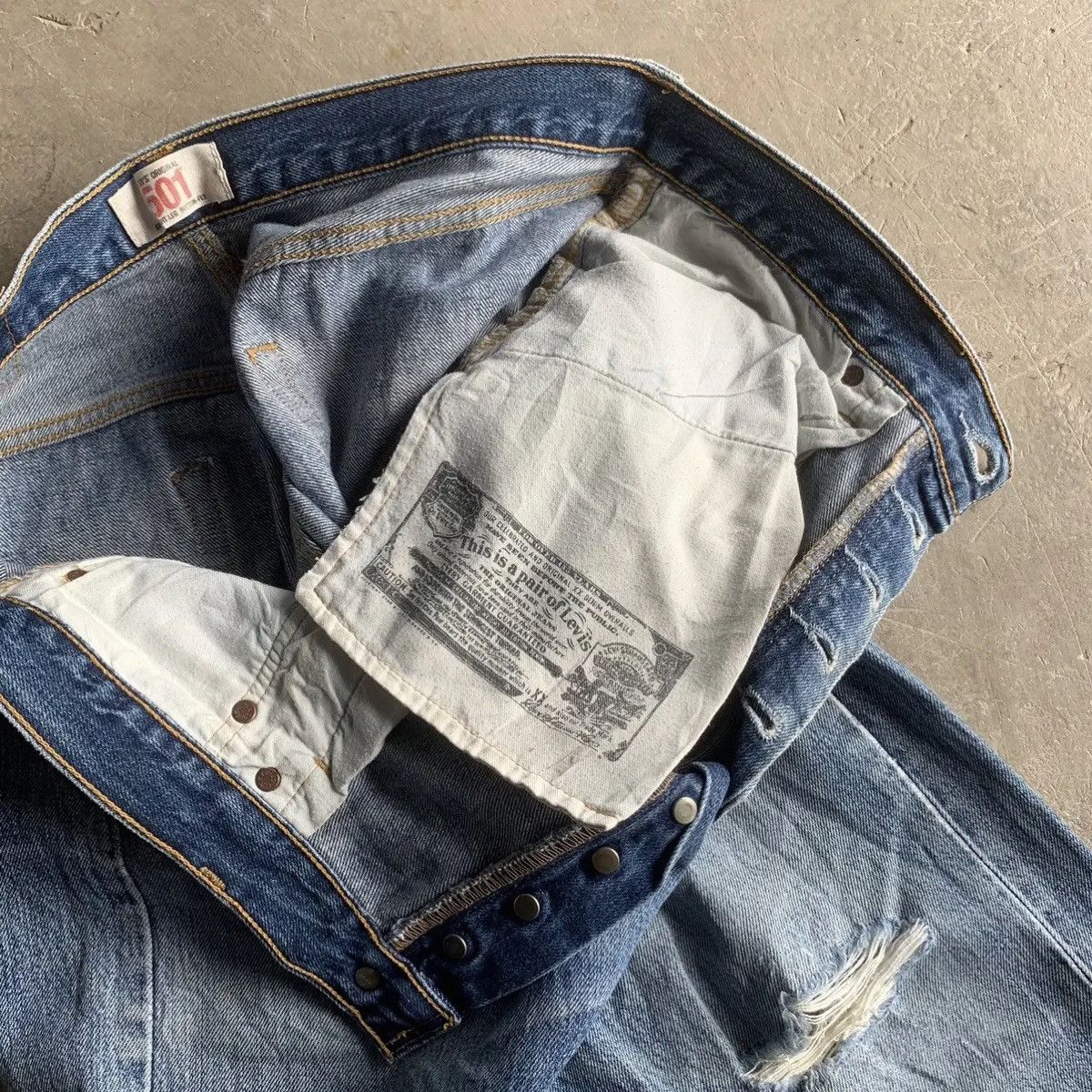 Levi's Vintage Clothing Levis 501 Distressed 31x31 BlueWash Levi’s Jeans Ripped Pant Size US 31 - 10 Thumbnail