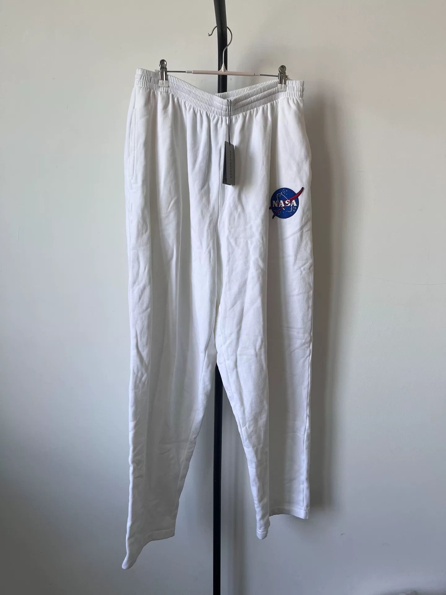Balenciaga balenciaga x nasa white knitted pants Size US 30 / EU 46 - 1 Thumbnail