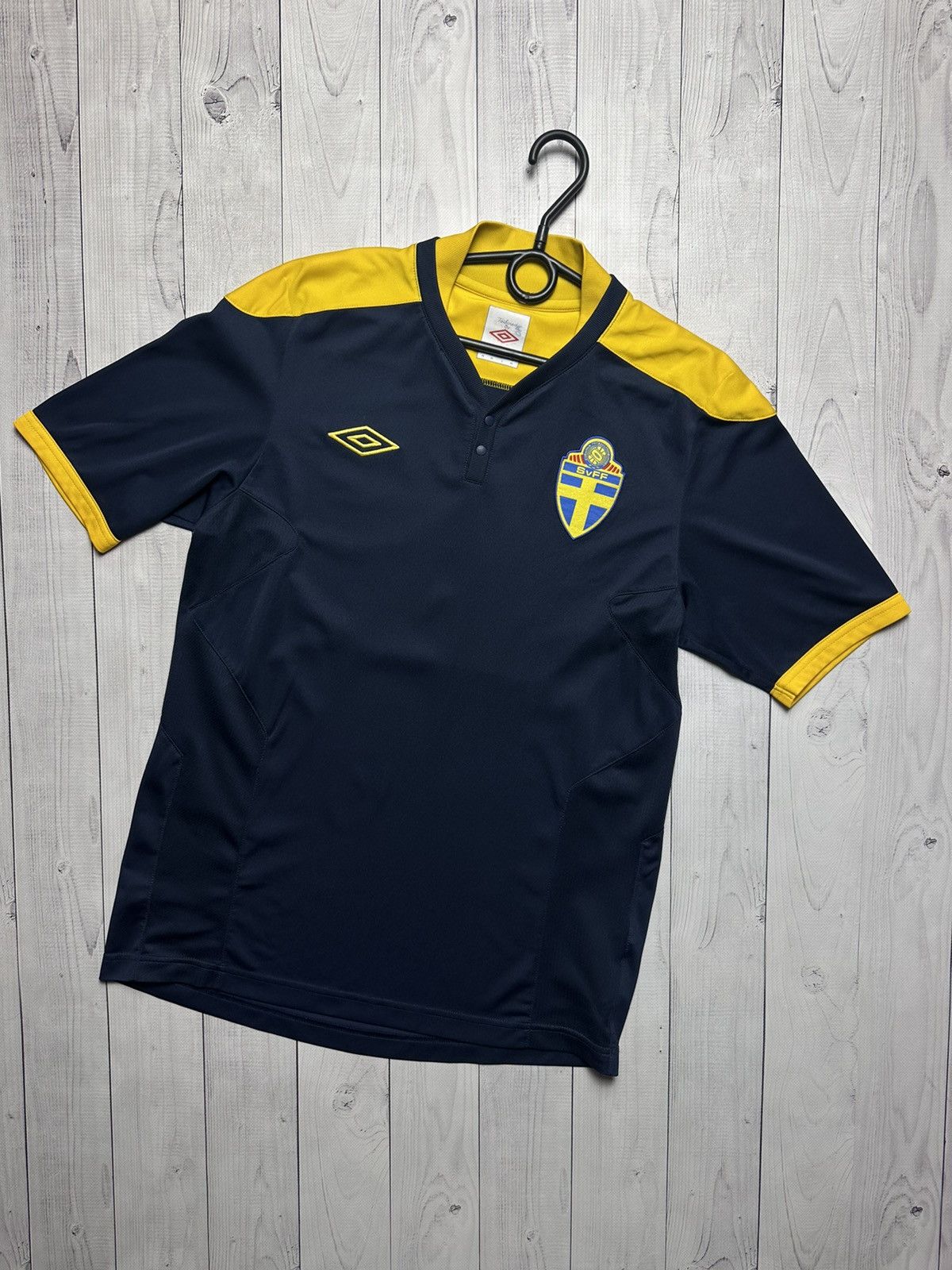Umbro × Vintage Vintage Umbro Sweden soccer tee jersey size M Size US M / EU 48-50 / 2 - 1 Thumbnail