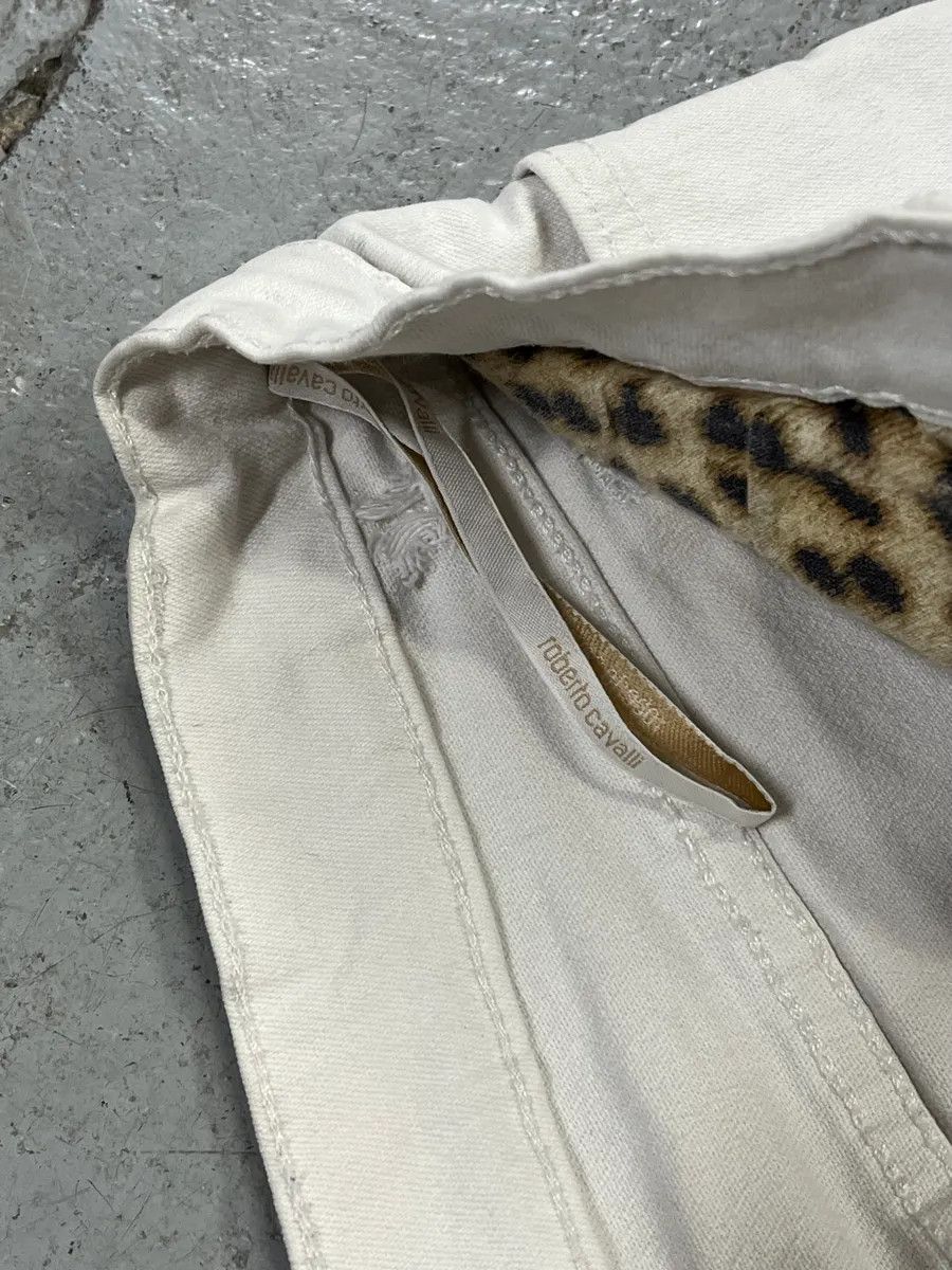 Designer × Roberto Cavalli × Vintage 2000s Roberto Cavalli Cowboy Embellished White Pants Size 24" / US 00 / IT 34 - 10 Thumbnail