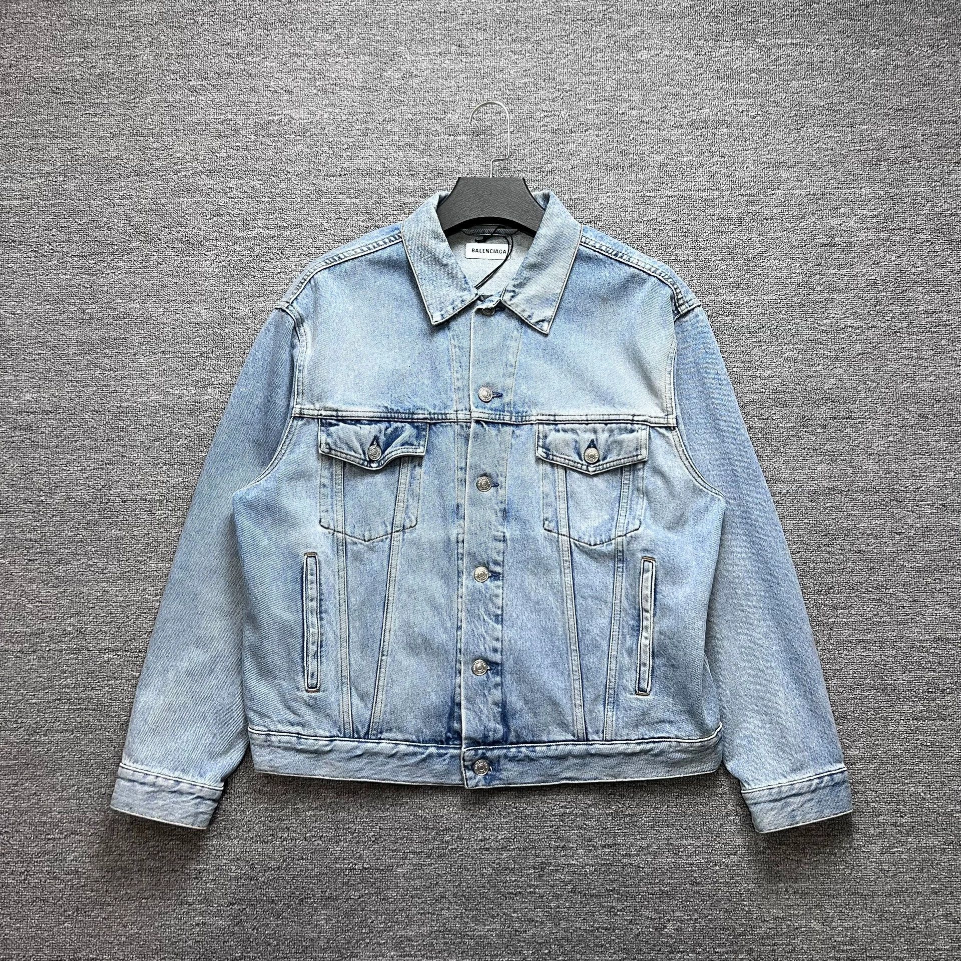 Balenciaga Balenciaga back rhinestone logo denim jacket Size US XS / EU 42 / 0 - 1 Thumbnail