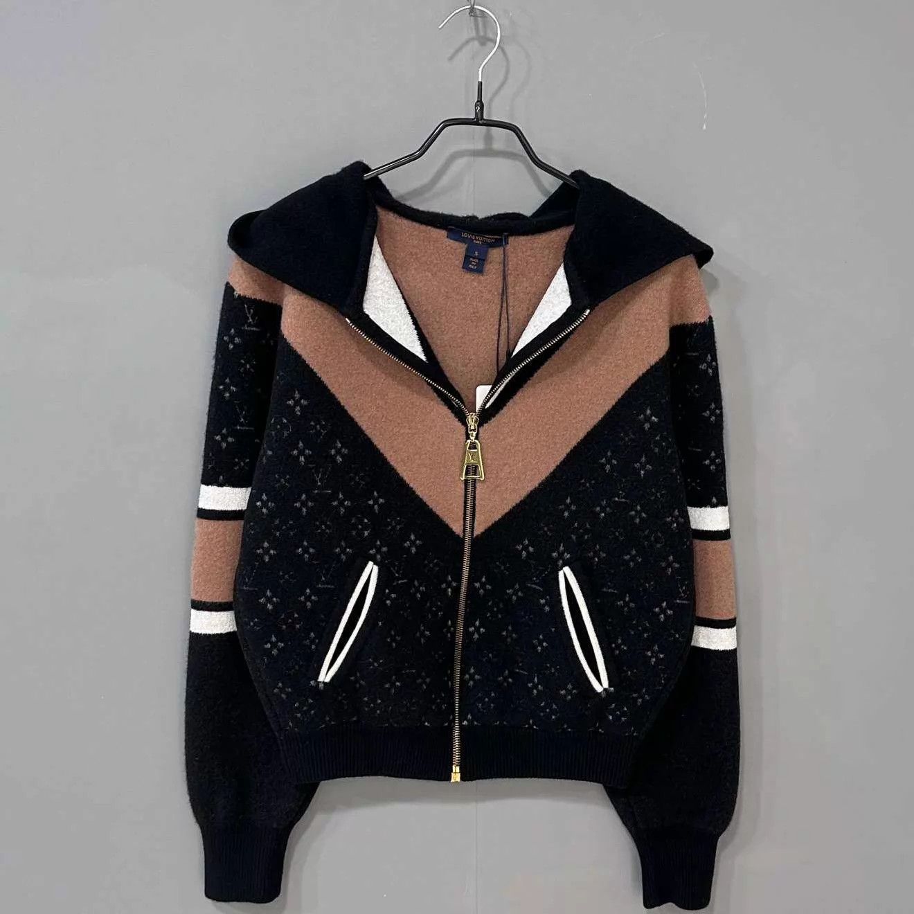 Louis Vuitton Louis Vuitton Black Full Logo Zipped Wool Jacket S Size S / US 4 / IT 40 - 1 Thumbnail