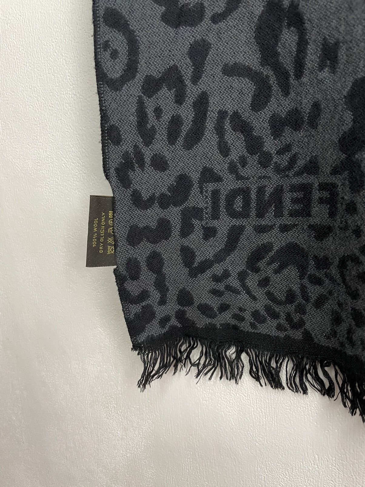Fendi Fendi Monogram / Leopard Wool Scarf Size ONE SIZE - 6 Thumbnail