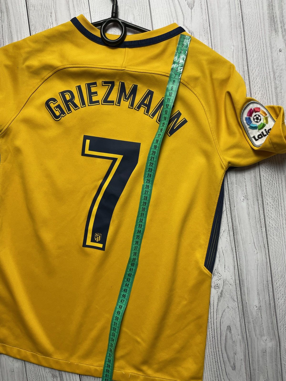 Nike × Vintage Vintage Nike Atletico Madrid 7 Griezmann soccer jersey Xs Size US XS / EU 42 / 0 - 8 Thumbnail