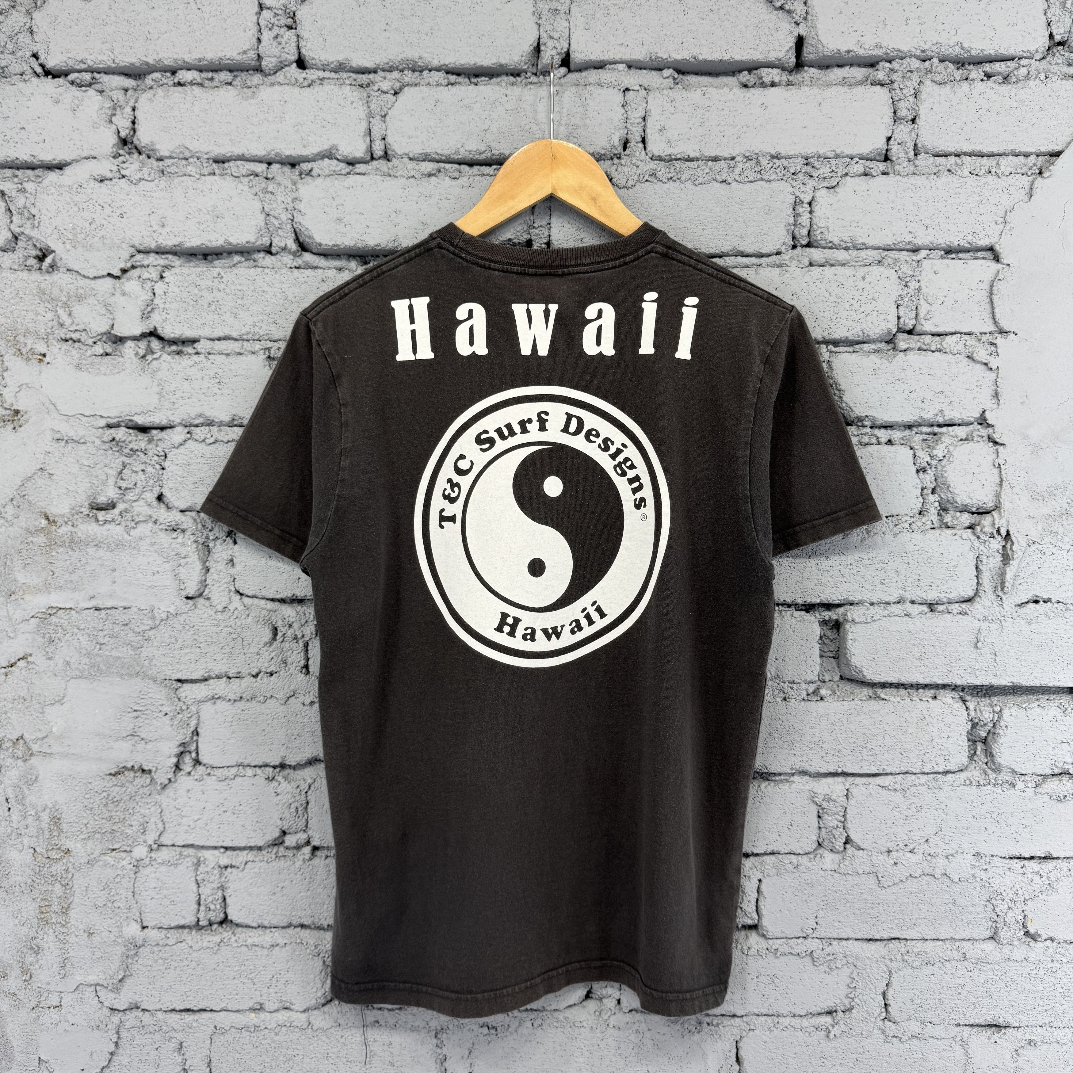 Vintage Vintage Sunfaded 90s T&C Surf Design Hawaii Yin-yang Logo Size US M / EU 48-50 / 2 - 1 Thumbnail