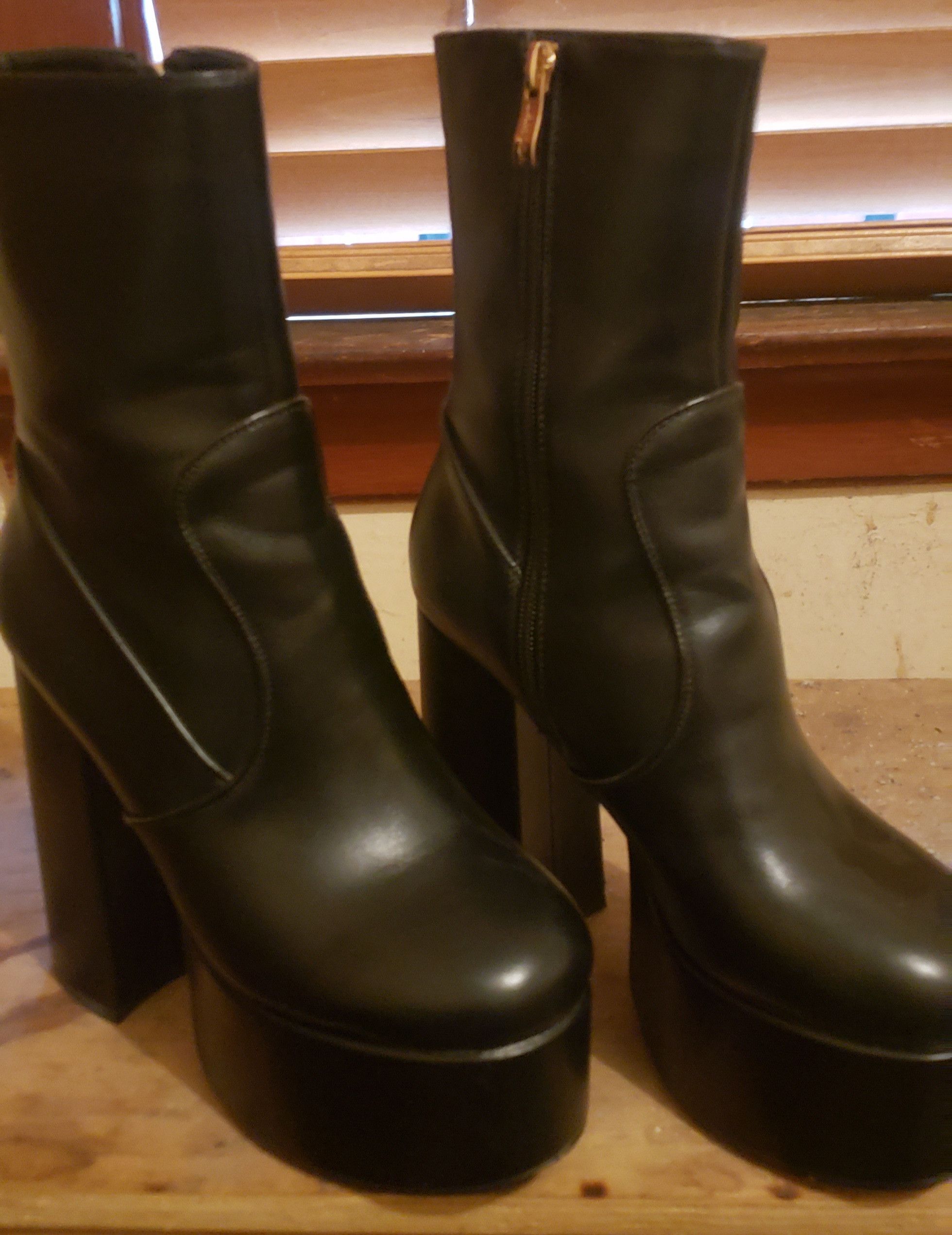 Other Lamoda "Adore You" Platform Boots Size US 7 / IT 37 - 1 Thumbnail