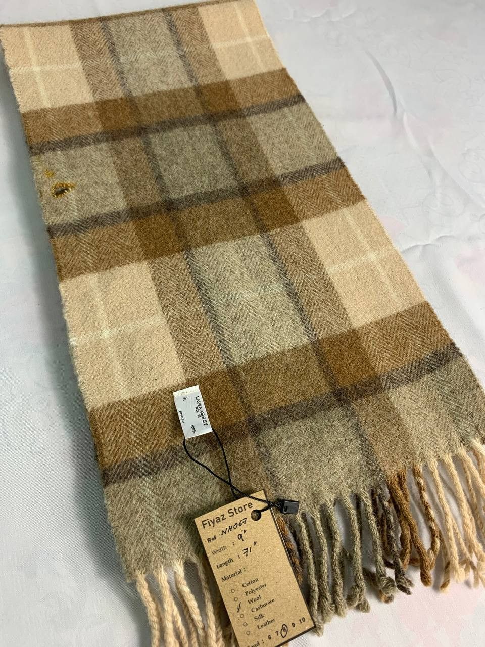 Laura Ashley Laura Ashley Scarf / Muffler / Neckwear Size ONE SIZE - 3 Thumbnail