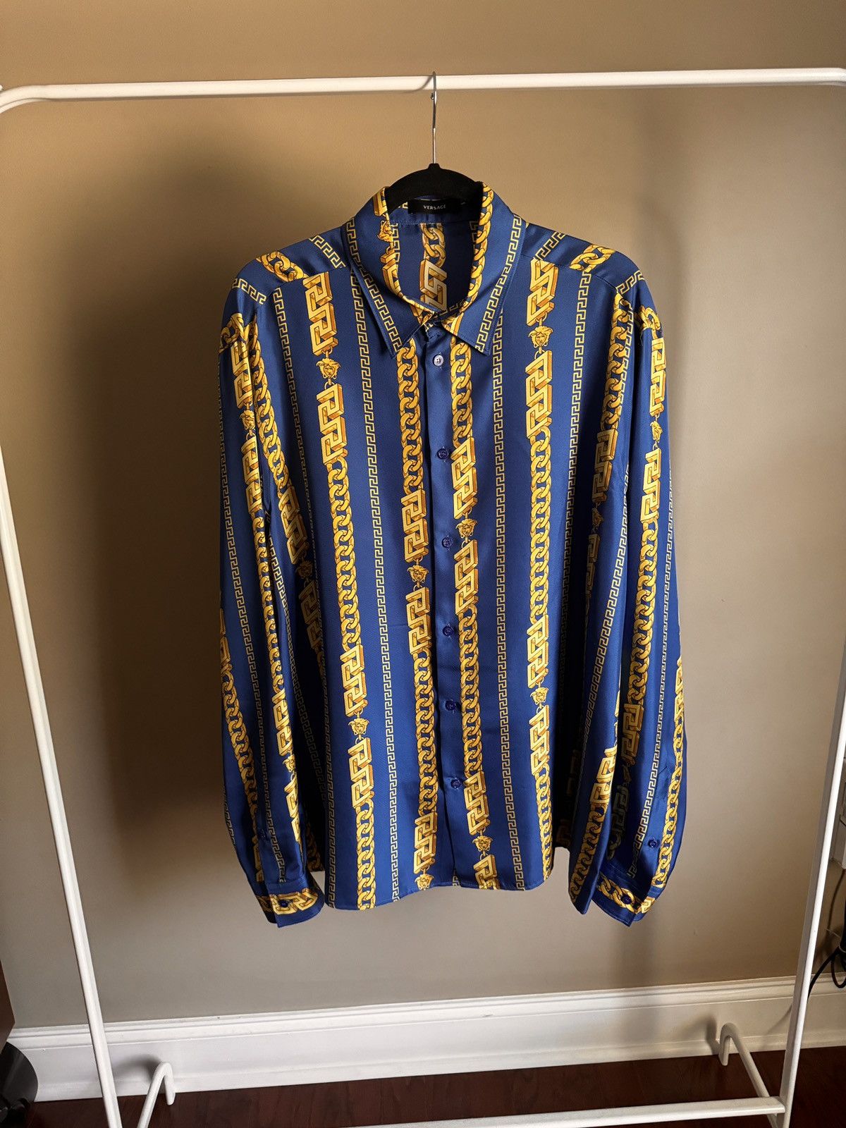Versace Versace Chain Link 100% Silk button-down long sleeve shirt Size US XL / EU 56 / 4 - 1 Thumbnail