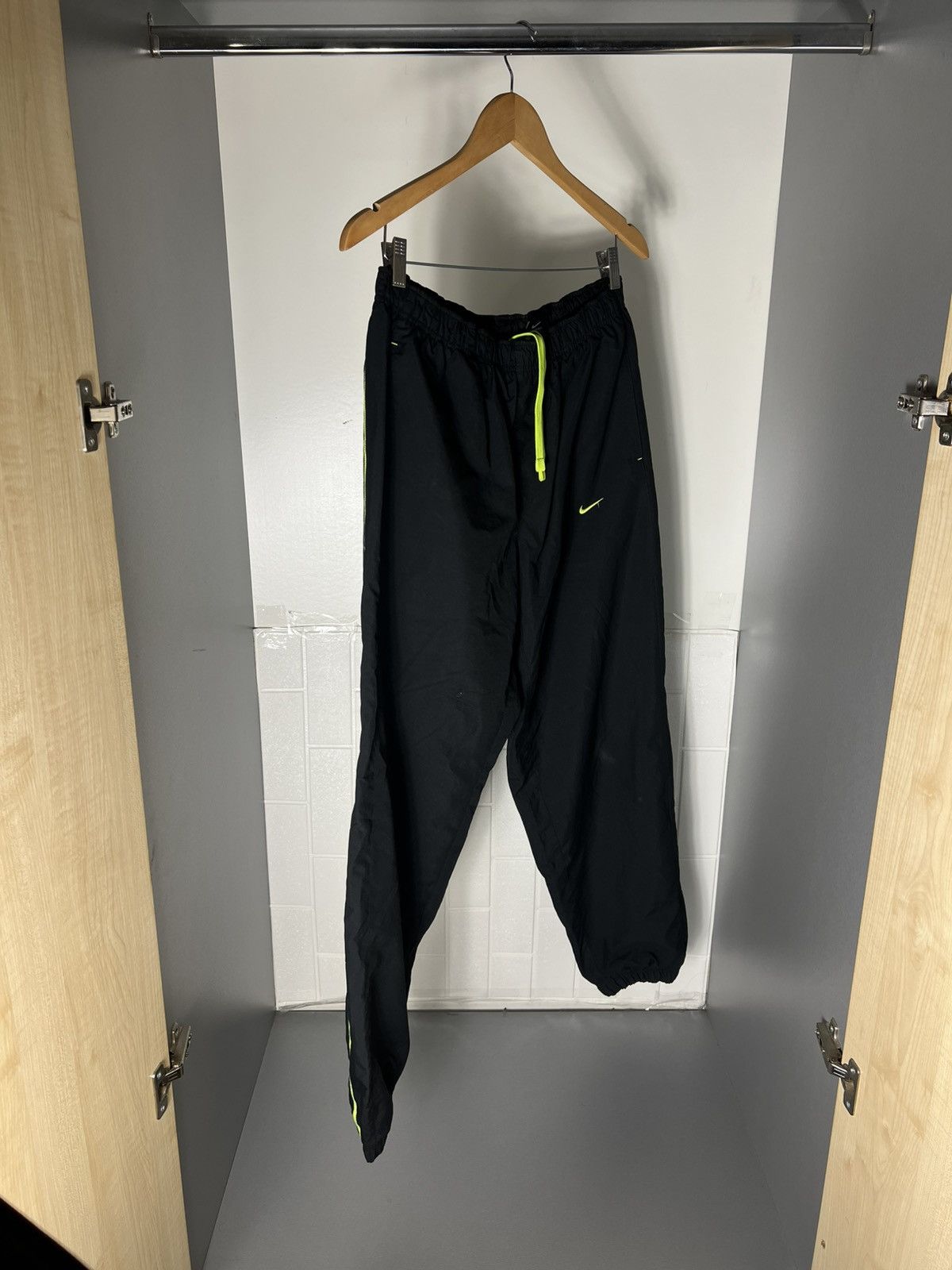 Nike VINTAGE NIKE NYLON RETRO SWEATPANTS DRILL SWOOSH Y2K 90s SK8 Size US 32 / EU 48 - 3 Thumbnail