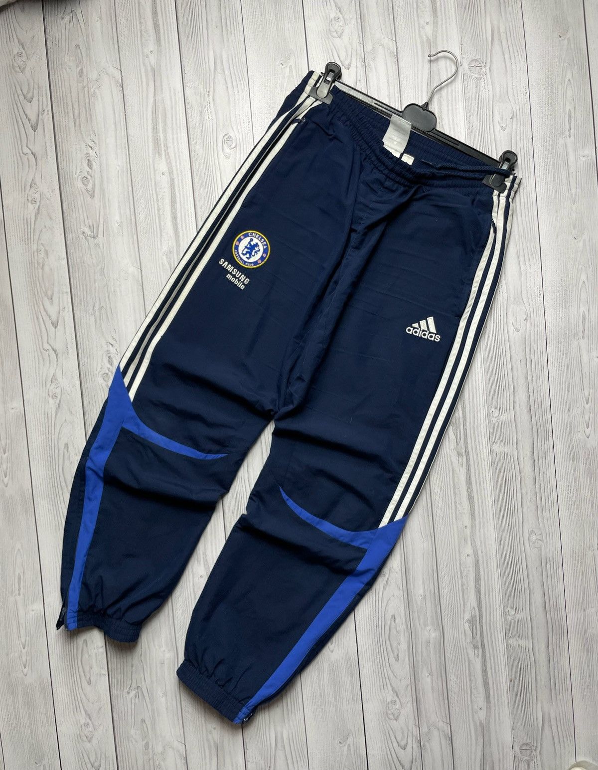 Adidas × Chelsea Soccer × Vintage Vintage adidas Chelsea soccer pants size L rare Samsung Size US 34 / EU 50 - 1 Thumbnail