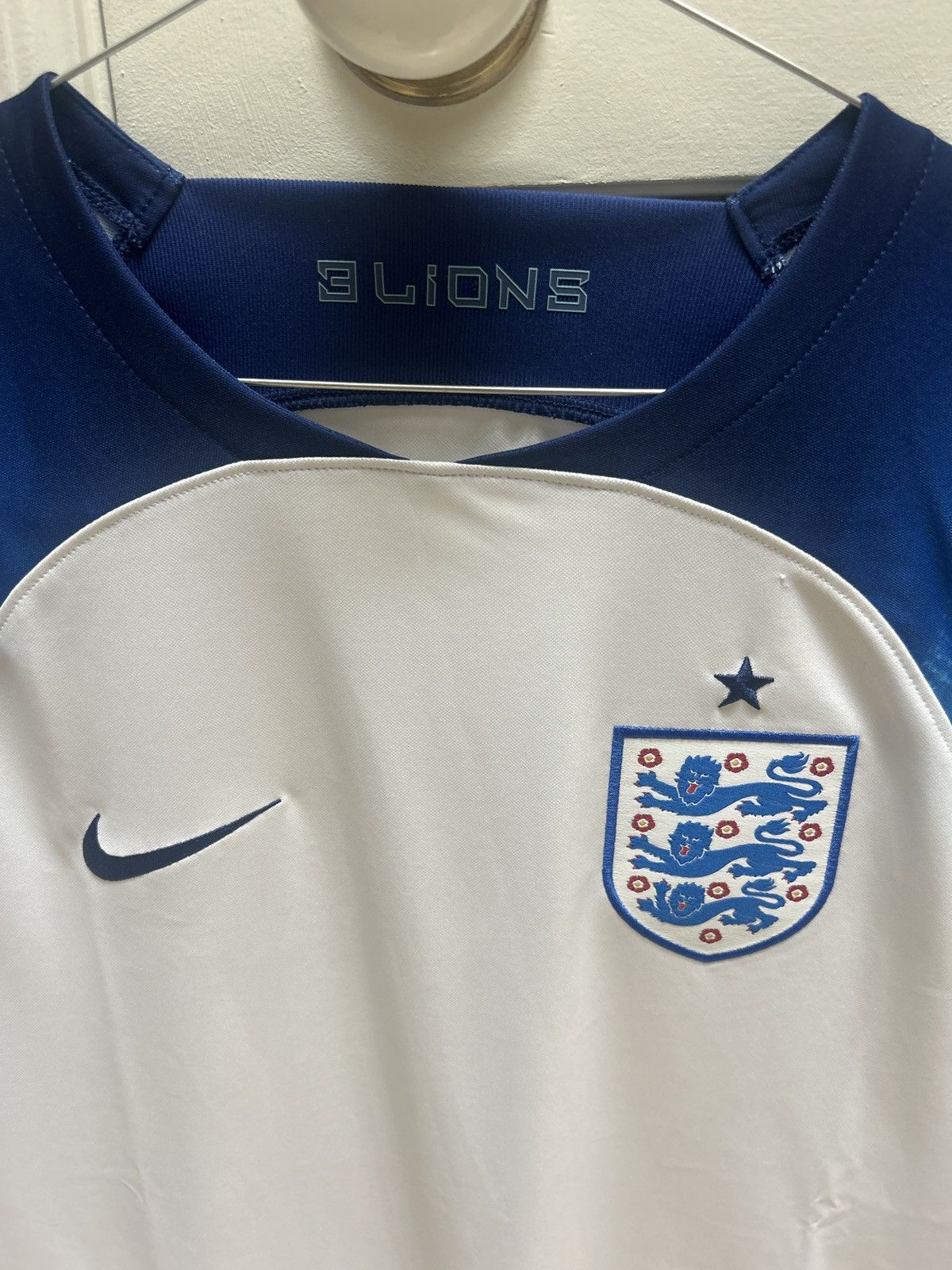 Nike England 2022 Home kit Size US L / EU 52-54 / 3 - 3 Thumbnail