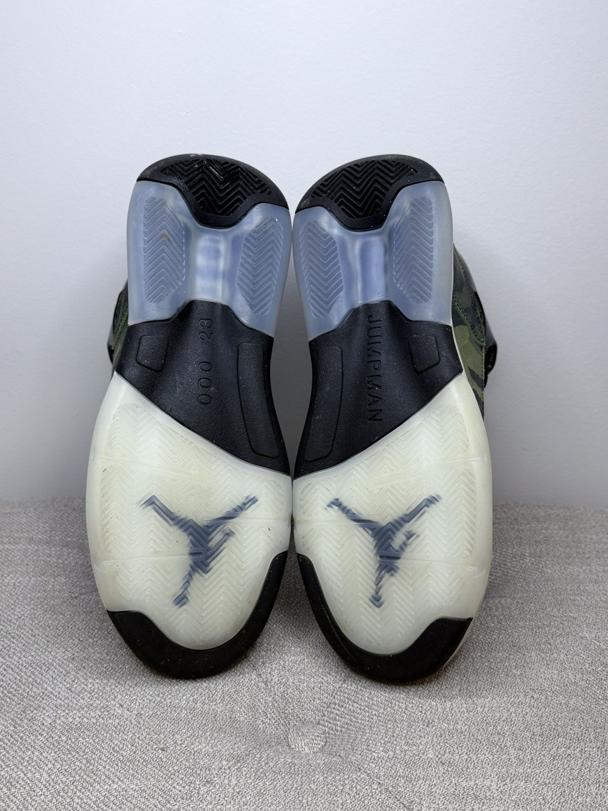 Jordan Brand Jordan Maxin 200 Men's BasketballShoes Black/CamoCD6107 200 Size US 9 / EU 42 - 4 Thumbnail