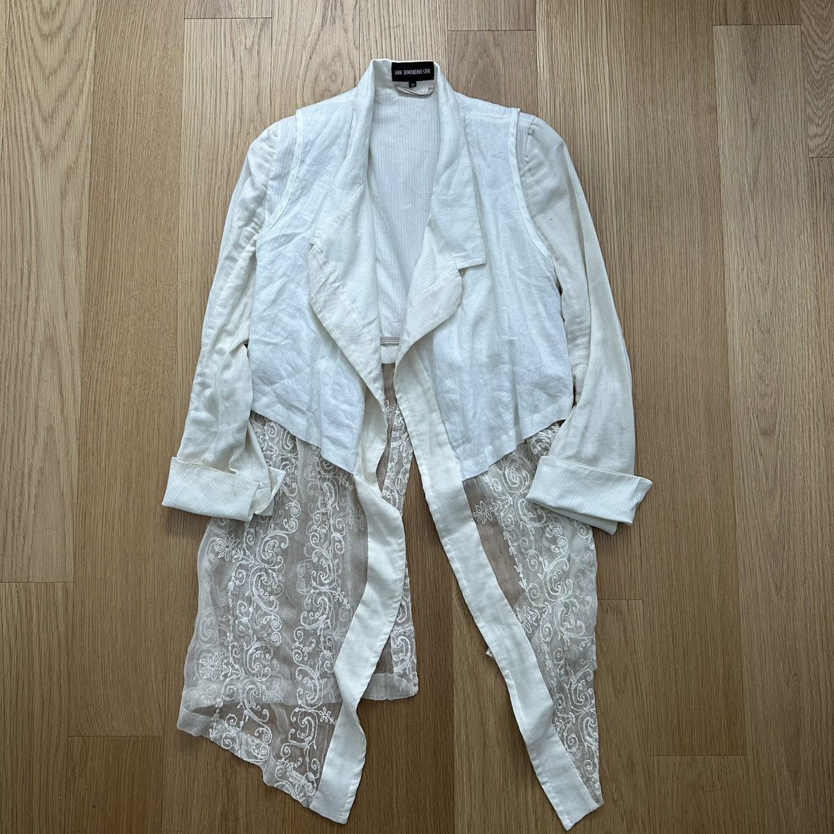 Ann Demeulemeester Ann Demeulemeester Off-White Cropped Lace Blazer Size XS / US 0-2 / IT 36-38 - 1 Thumbnail