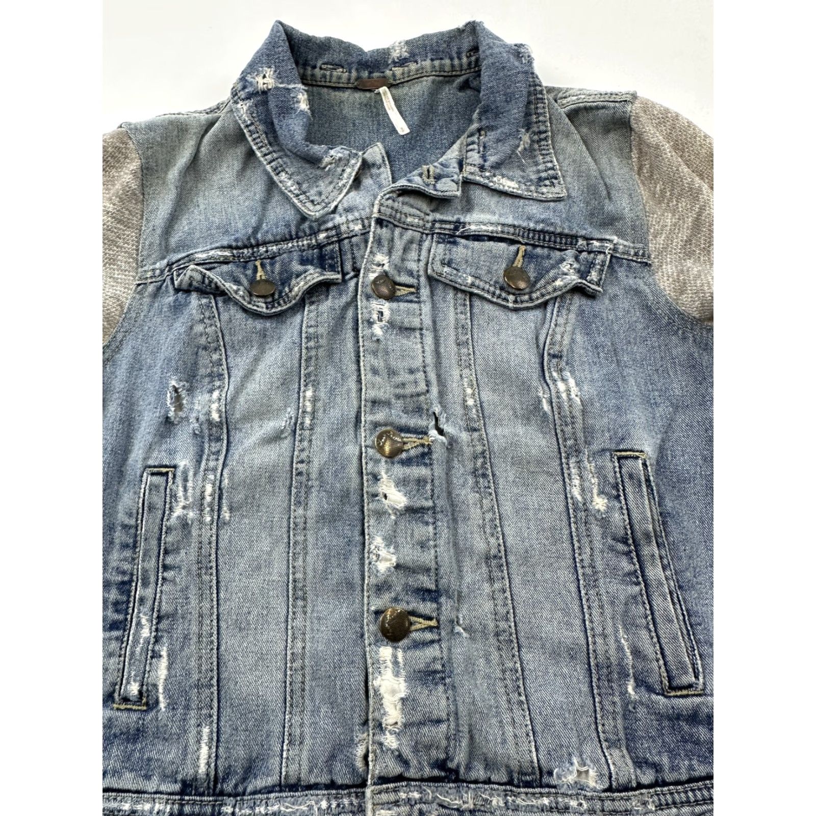 Free People VINTAGE Free People Jacket Womens S Blue Denim Gray Knit Sleeve Distressed Casual Size S / US 4 / IT 40 - 5 Thumbnail
