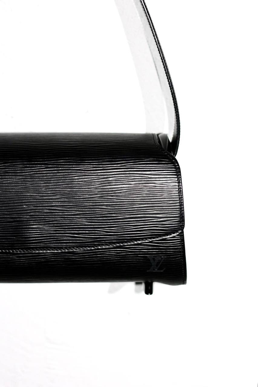 Louis Vuitton LOUIS VUITTON EPI leather Pochette bag Size ONE SIZE - 4 Thumbnail