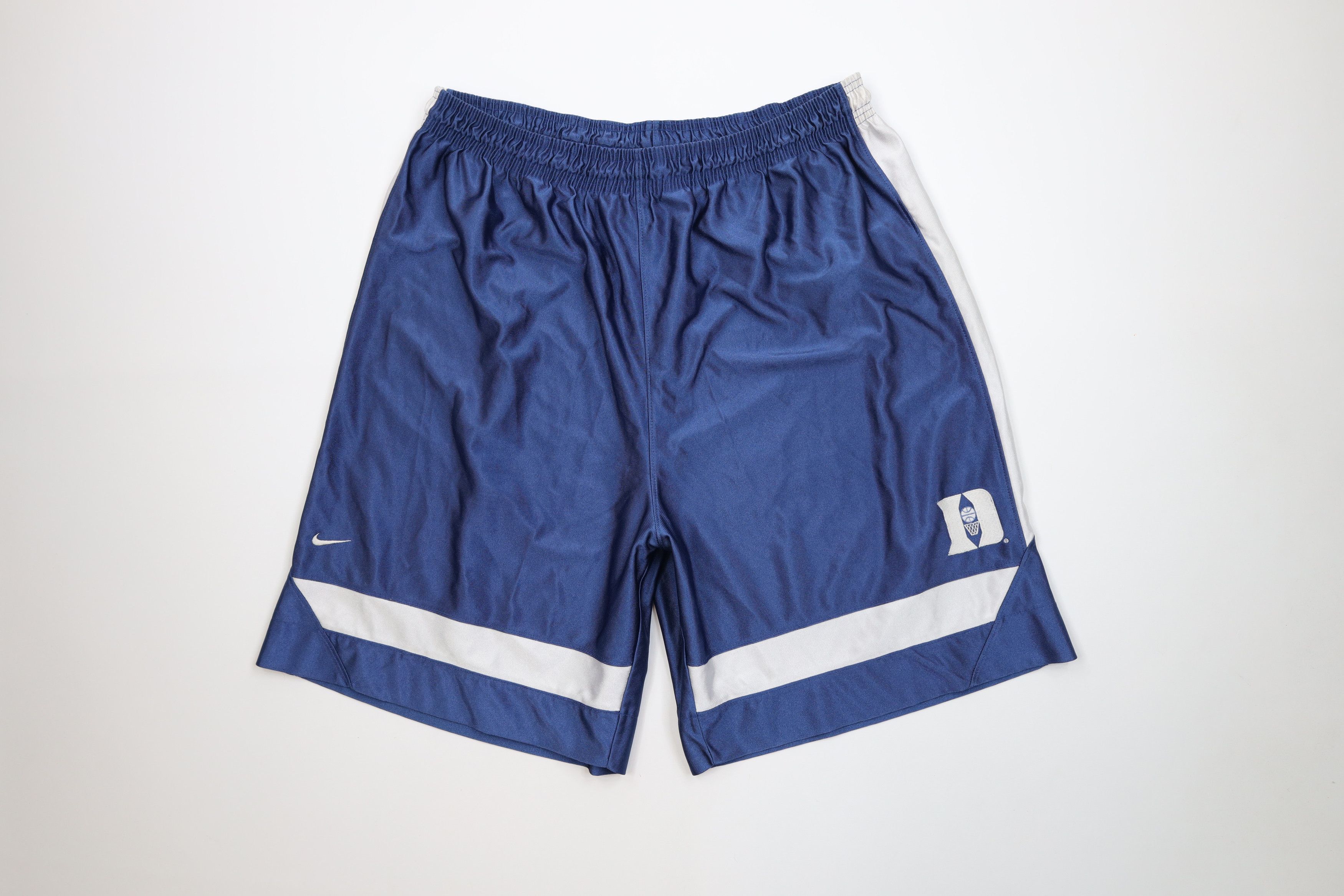 Nike Vintage Nike Mini Swoosh Duke University Basketball Shorts Size US 38 / EU 54 - 1 Thumbnail