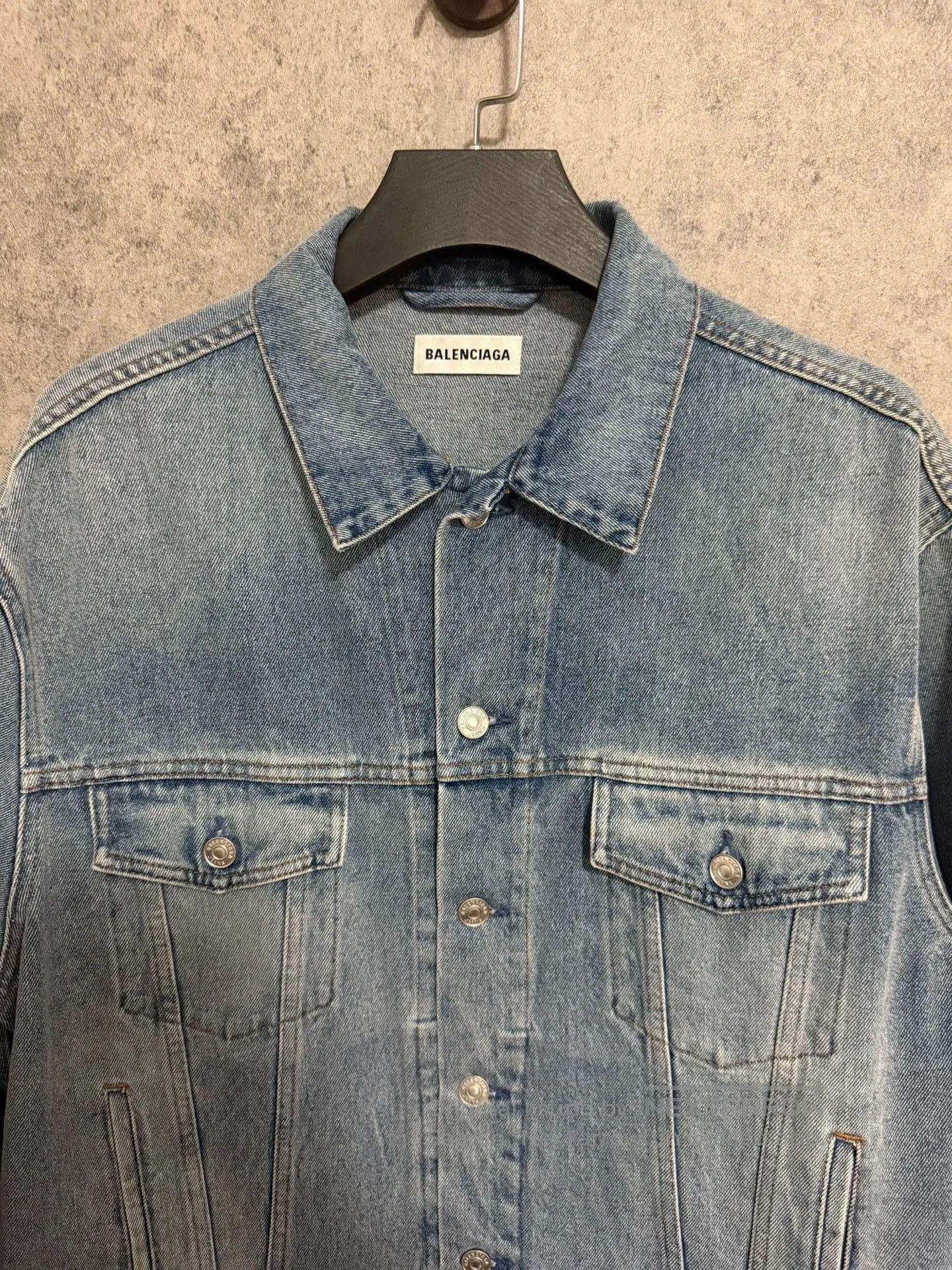 Balenciaga Balenciaga Light Wash Denim Jacket. Size US XXS / EU 40 - 4 Thumbnail