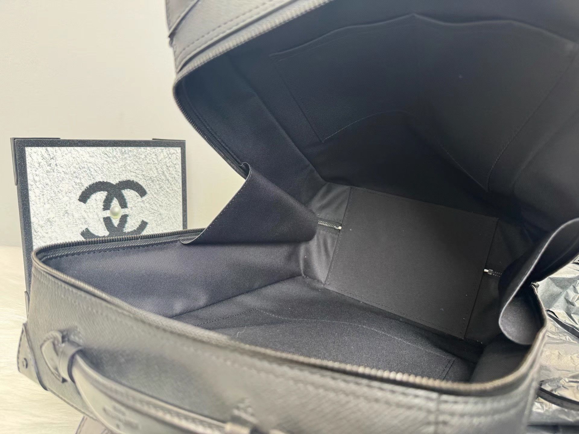 Louis Vuitton Louis Vuitton Black Soft Trunk Rainbow Box Backpack K36 Size ONE SIZE - 8 Thumbnail