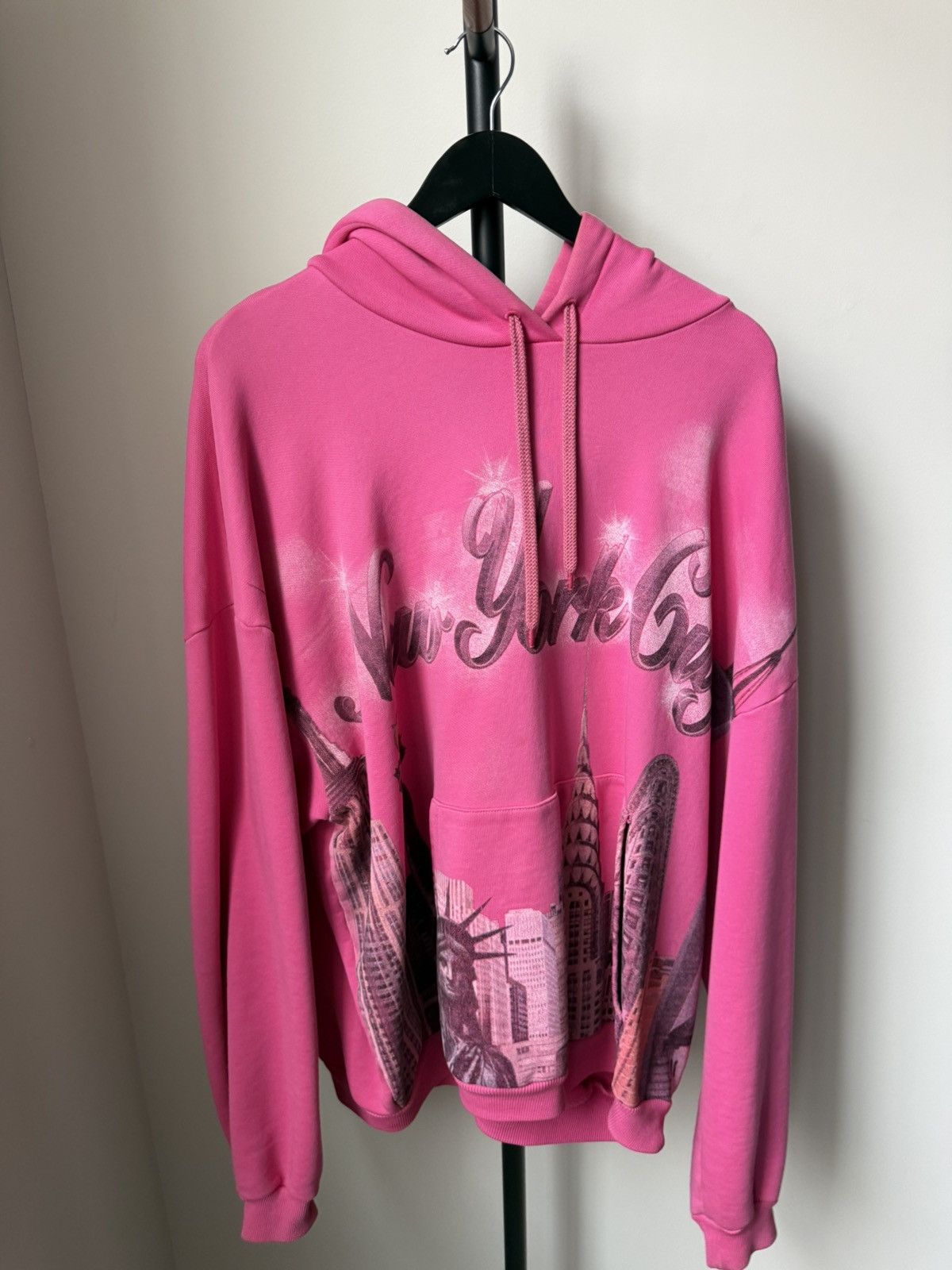 Balenciaga New York City Airbrush hoodie Resort 2018 Size US XL / EU 56 / 4 - 3 Thumbnail