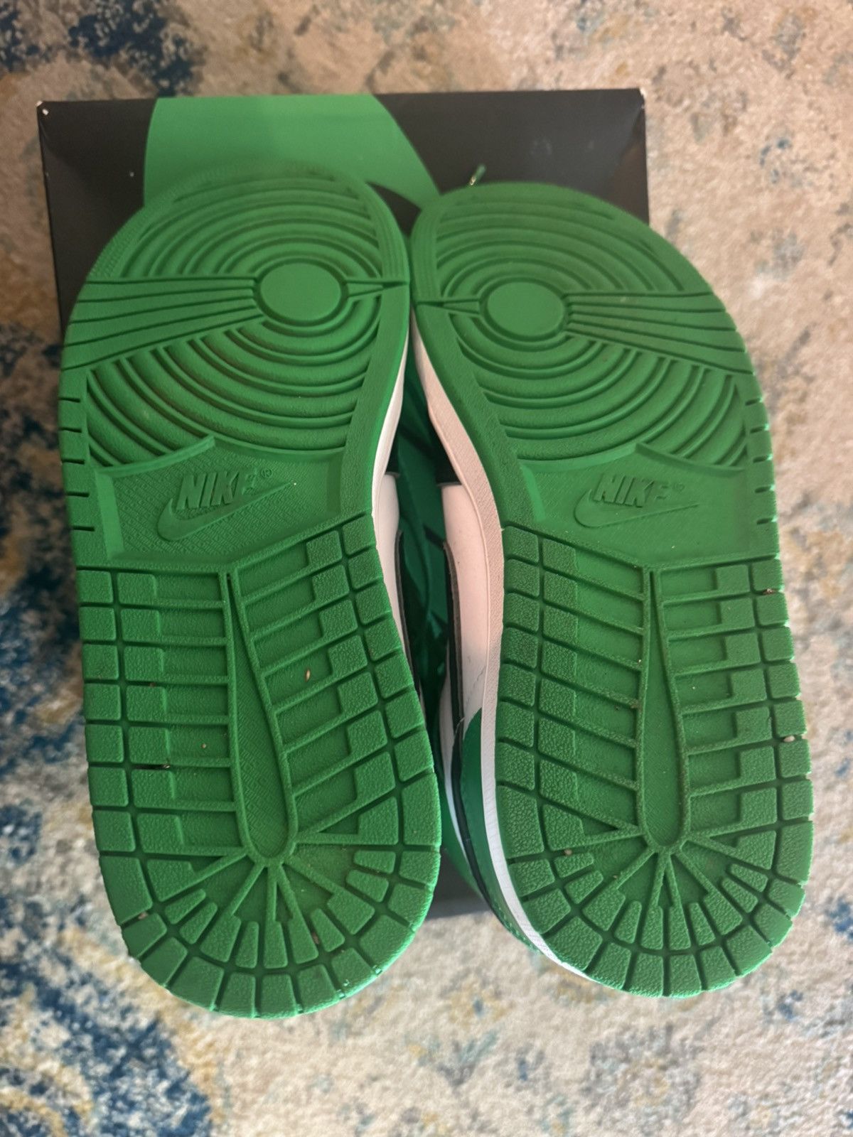 Nike Lucky Green Jordan 1 Size US 11 / EU 44 - 3 Thumbnail