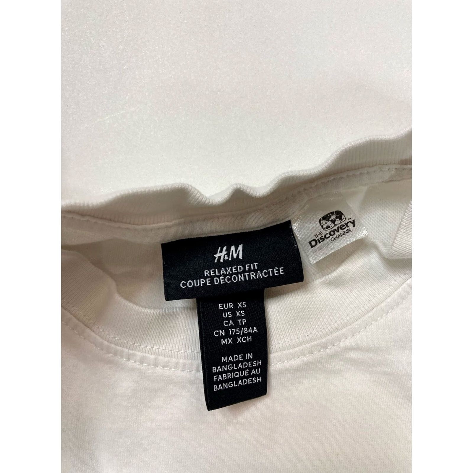 H&M VINTAGE H&M The Discovery Channel Graphic T-shirt Women XS White Short Sleeve Size XS / US 0-2 / IT 36-38 - 5 Thumbnail