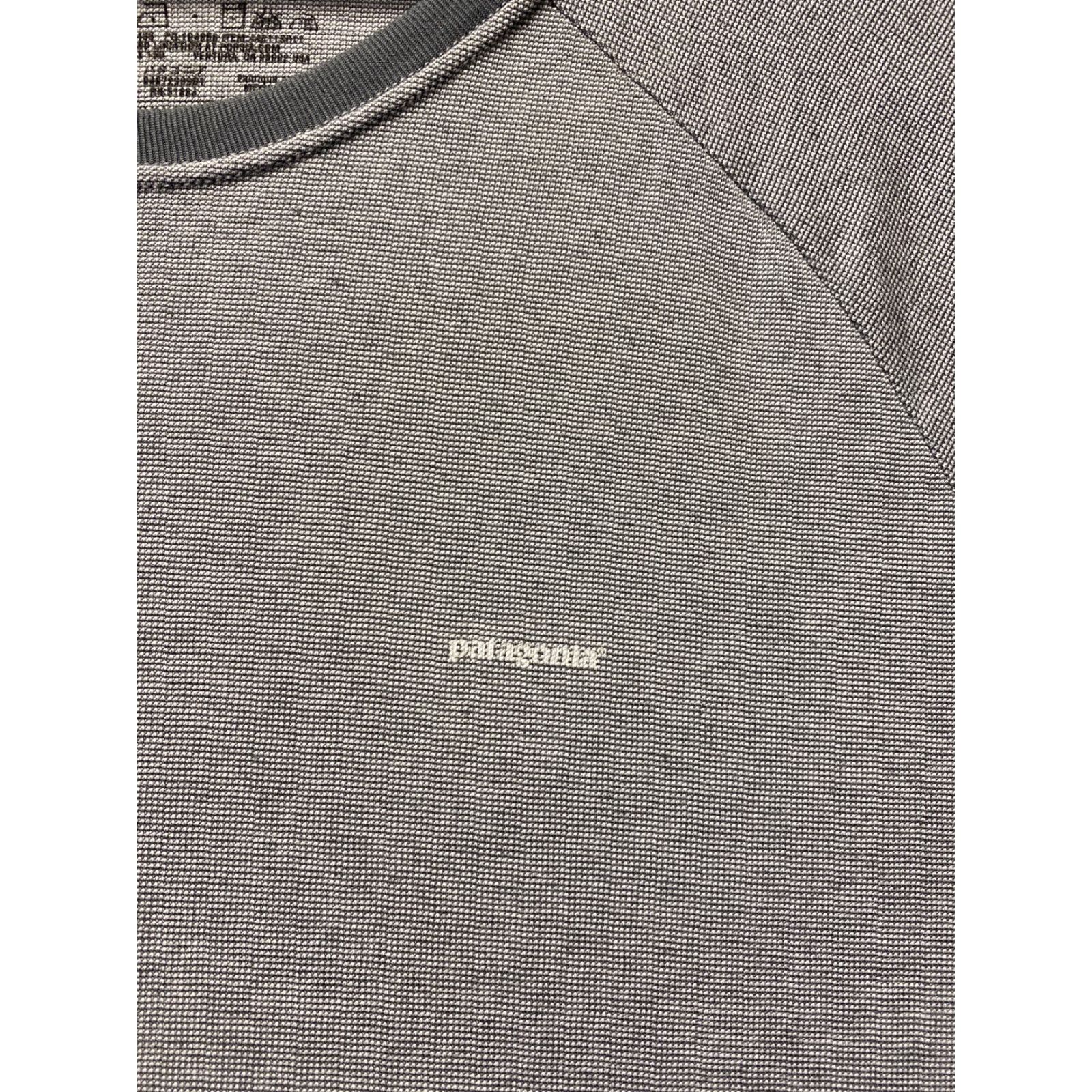 Patagonia Patagonia Shirt Men's Long Sleeve Logo Stretch Active XL Gray 104-45 / T-Shirt / Modern Recycled Fair Trade / Patagonia P-6 (Product Line) Size US XL / EU 56 / 4 - 2 Thumbnail