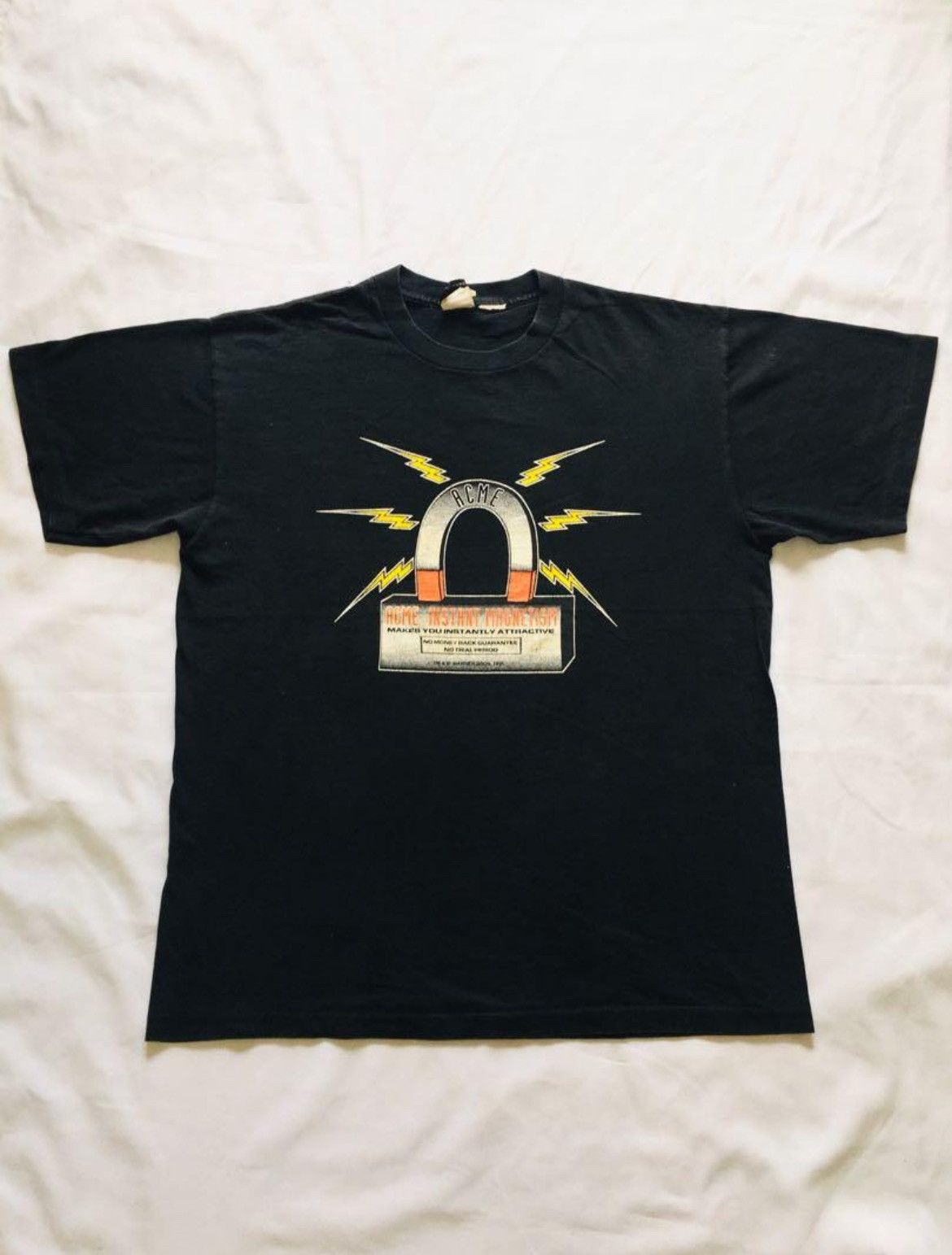 Vintage Vintage 90's Warner Bros Acme Instant Magnetism Promo Tshirt Size US XL / EU 56 / 4 - 1 Thumbnail