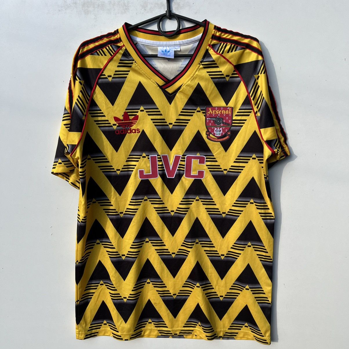 Adidas ARSENAL 1991 1993 FOOTBAL soccer jersey BRUISED BANANA(fake) Size US M / EU 48-50 / 2 - 1 Thumbnail