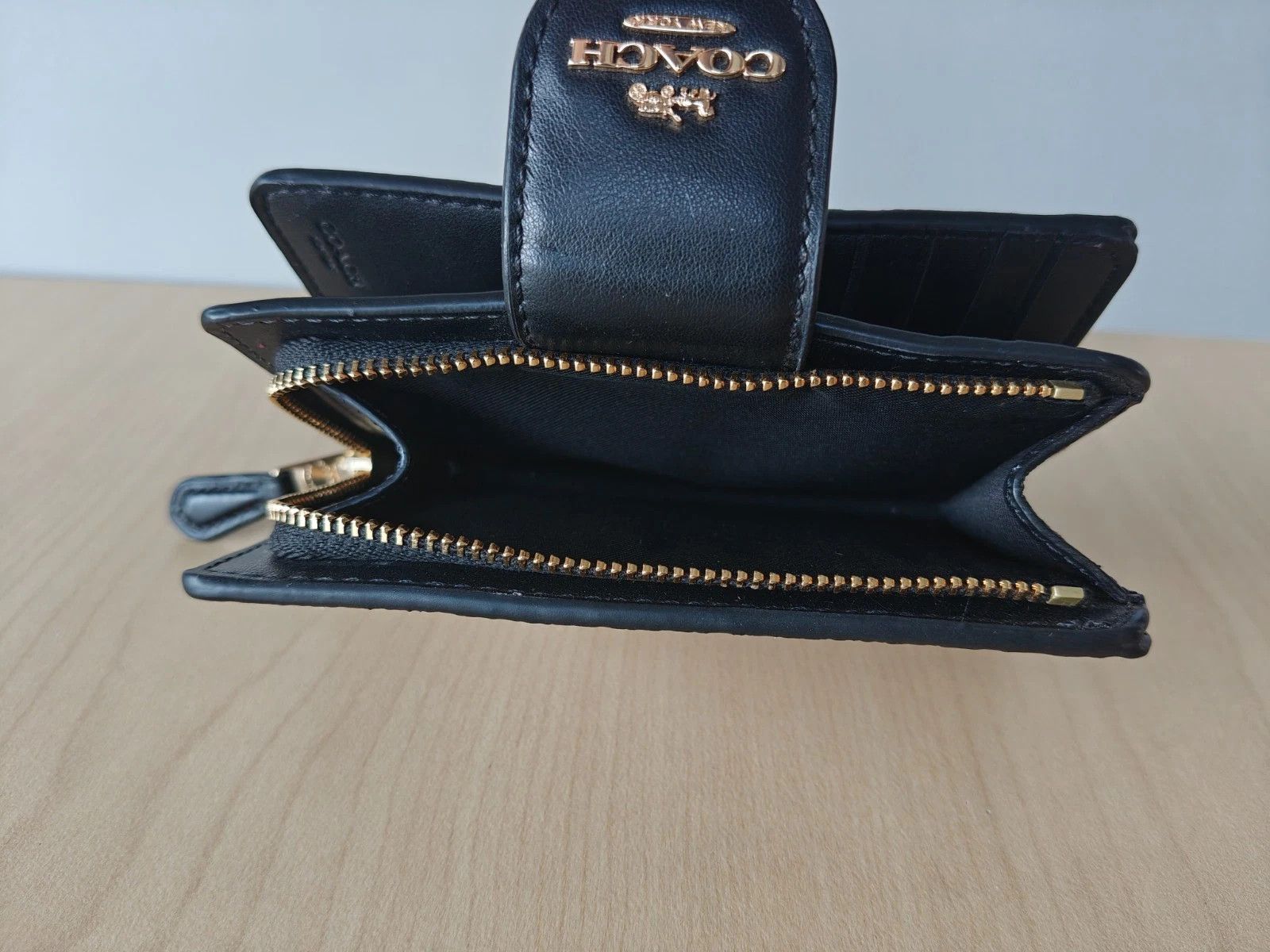 Coach Coach Medium Corner Zip Wallet In Signature T/1008 Size ONE SIZE - 10 Thumbnail