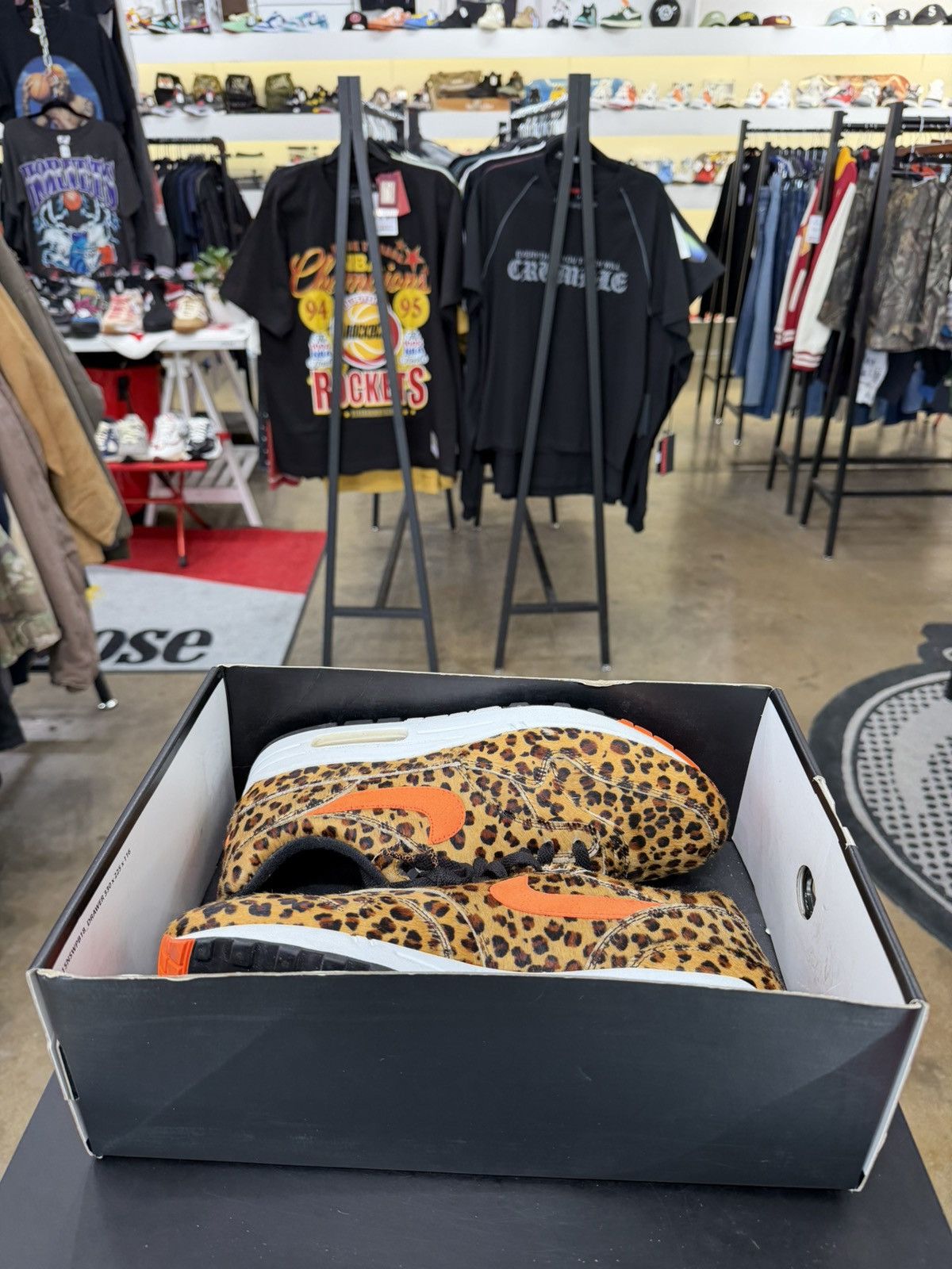 Nike Nike Air Max 1 Atmos Animal 3.0 Leopard Size 9 (2019) Size US 9 / EU 42 - 16 Thumbnail