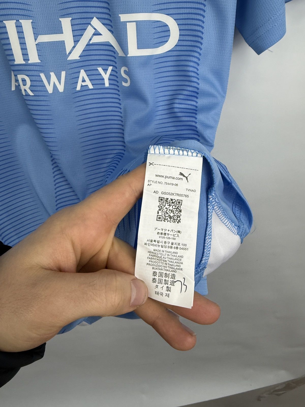 Puma 🏴󠁧󠁢󠁥󠁮󠁧󠁿 23/24 Manchester City Puma Soccer Jersey Rare Y2K Holland Size US M / EU 48-50 / 2 - 9 Thumbnail
