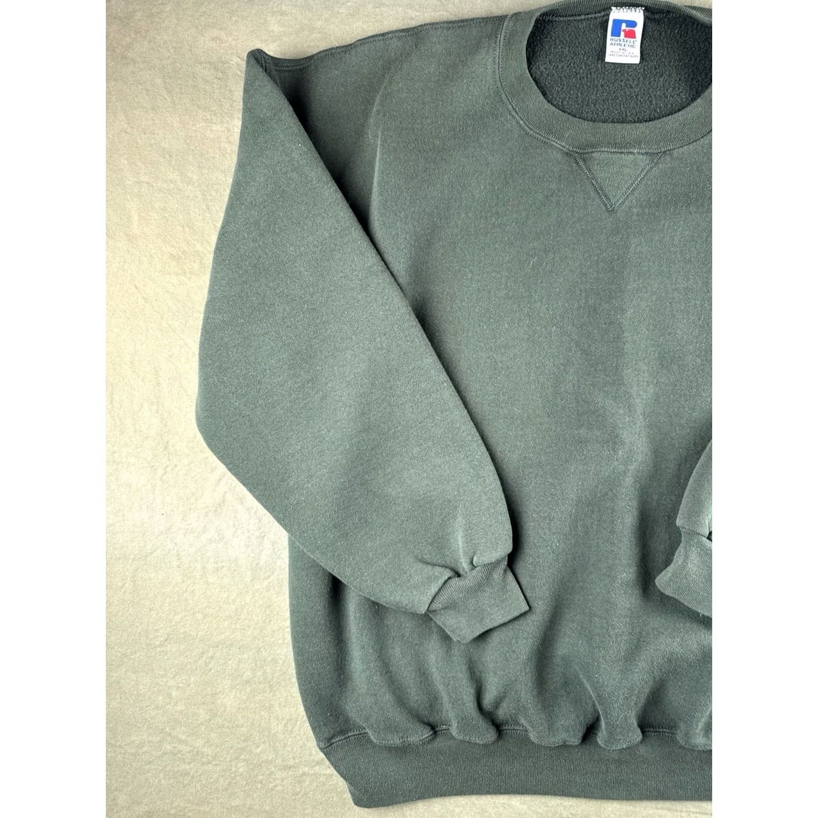 Russell Athletic VINTAGE Russell Athletic Sweatshirt Adult XXL USA Made 90s Forest Green Crewneck Pullover Mens Size US XXL / EU 58 / 5 - 2 Thumbnail