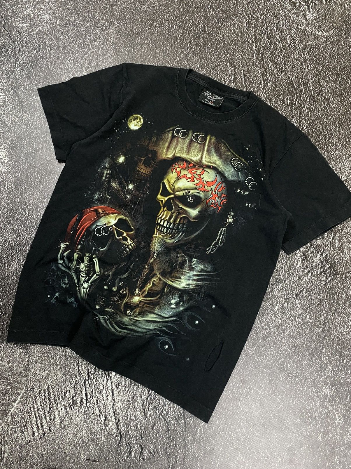 Liquid Blue × Vintage Vintage Pirates Death skull Overprinted Y2k Tee Size US M / EU 48-50 / 2 - 1 Thumbnail