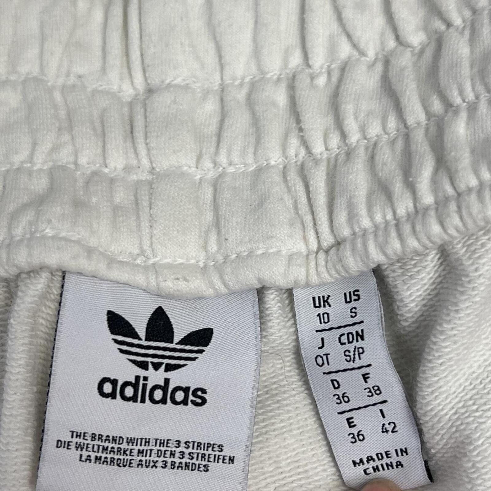 Adidas white Adidas comfy summer shorts Size 28" / US 6 / IT 42 - 5 Thumbnail