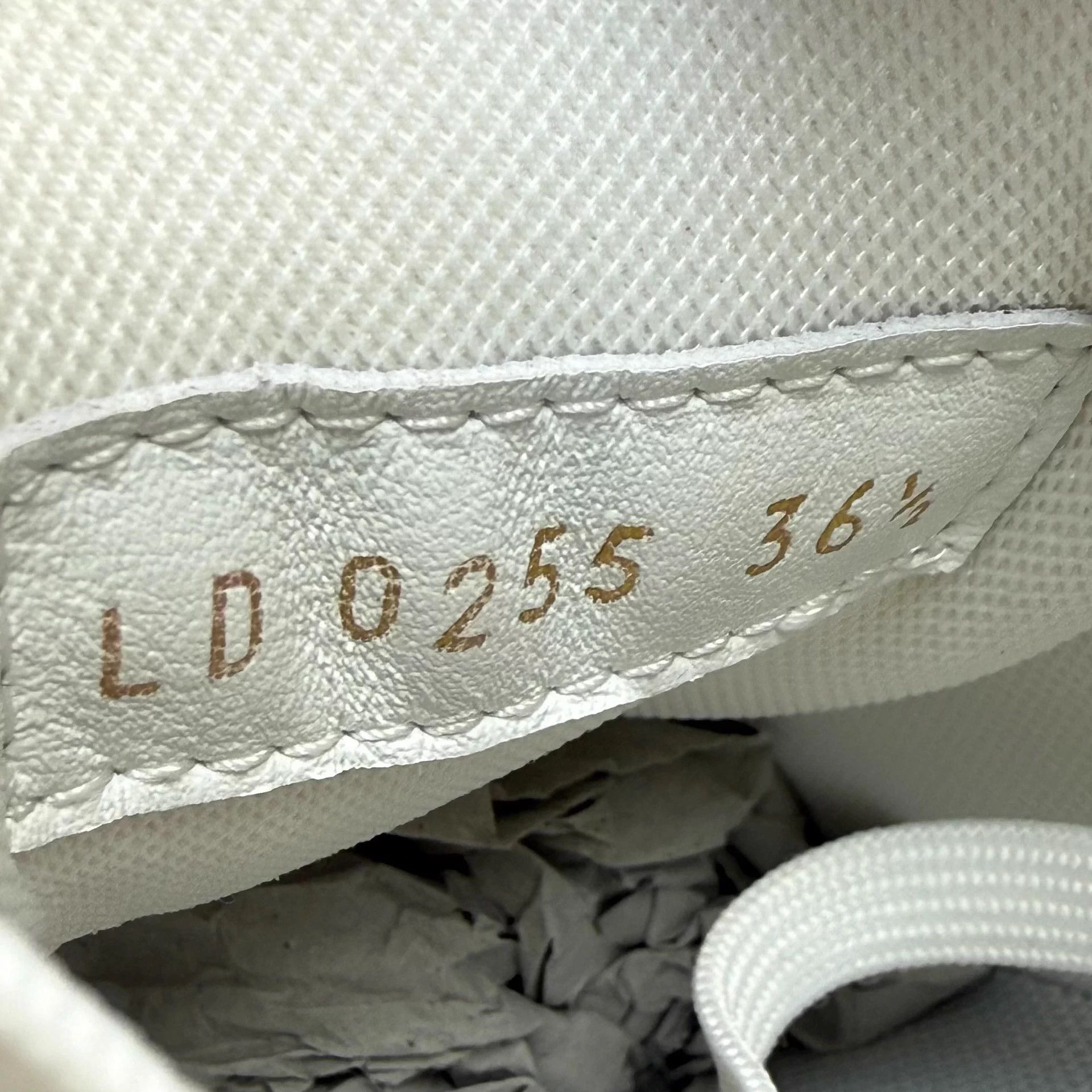 Louis Vuitton LV Trainer 25 White Pink Denim Sneakers EUR 36.5 99 Size US 5.5 / IT 35.5 - 8 Thumbnail