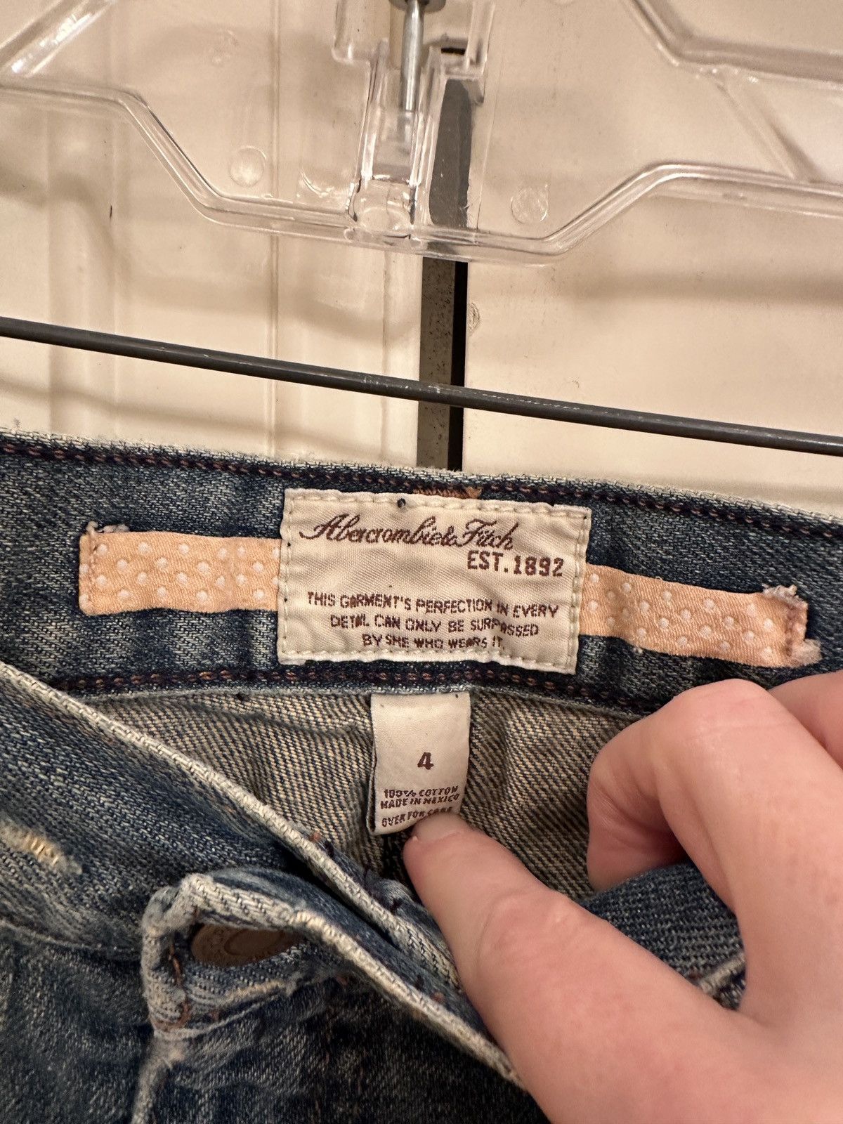 Abercrombie & Fitch Women’s Abercrombie & Fitch 1892 denim mini skirt, size 4 Size 27" / US 4 / IT 40 - 4 Thumbnail
