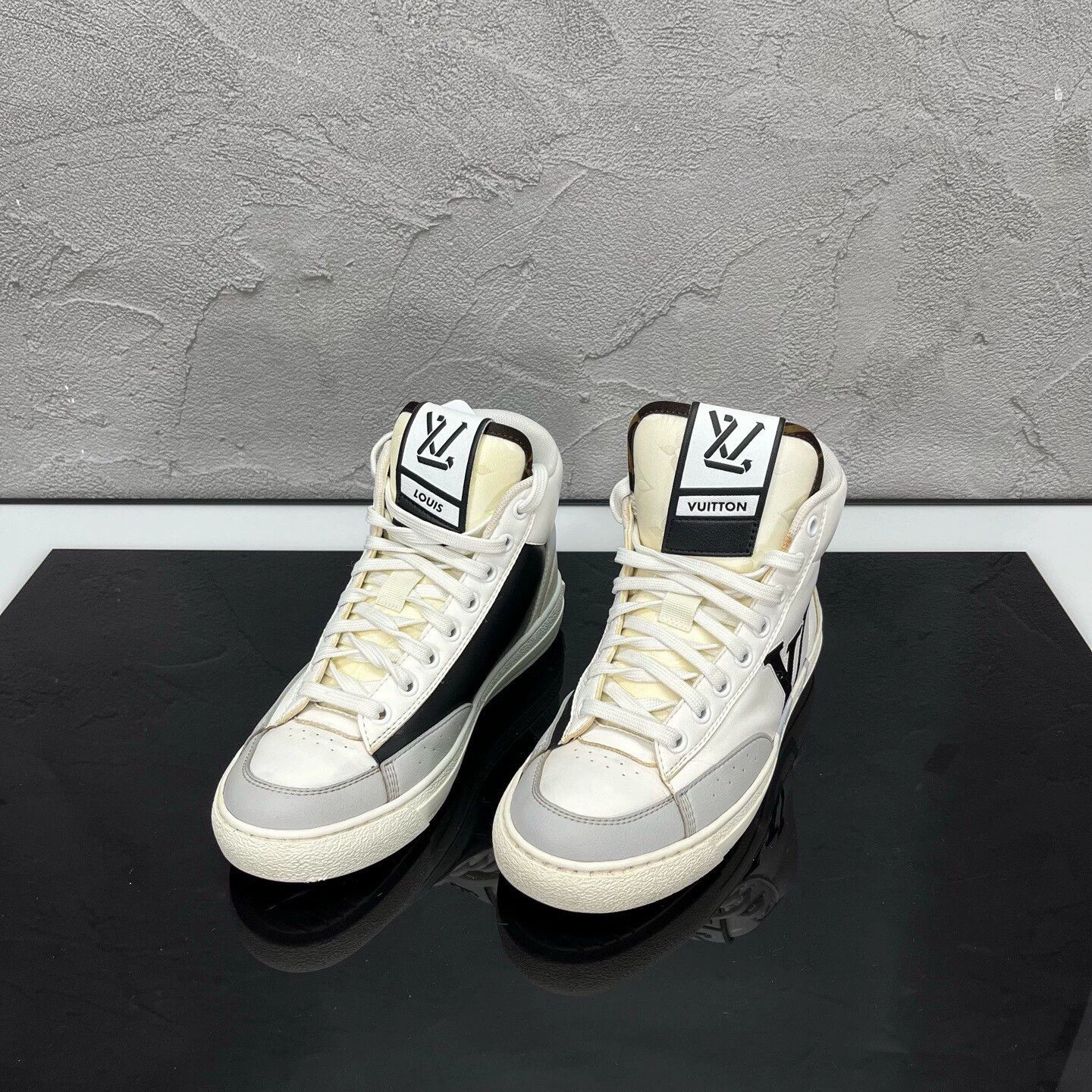 Louis Vuitton Louis Vuitton Charlie high-top sneakers Size US 5 / IT 35 - 4 Thumbnail