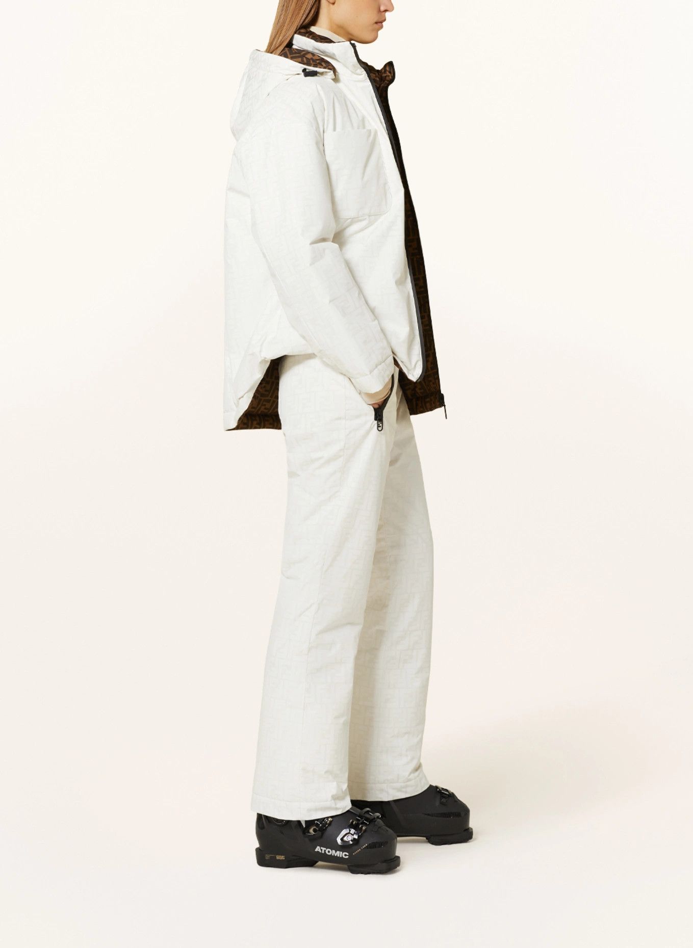 Fendi o1y0925 Sweatpant in Cream Size 25" / US 0 / IT 36 - 2 Thumbnail