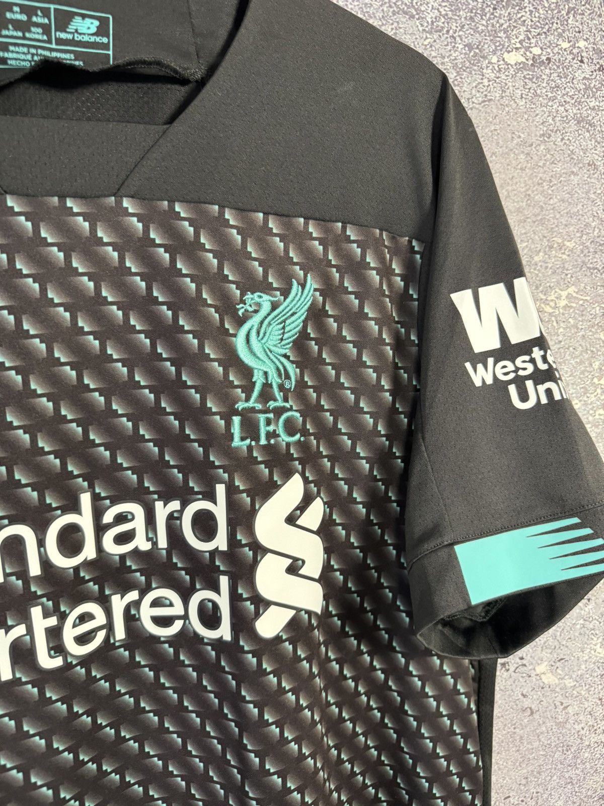 New Balance × Vintage Vintage Liverpool 2019/20 Third New Balance Jersey Blokcore Size US M / EU 48-50 / 2 - 8 Thumbnail