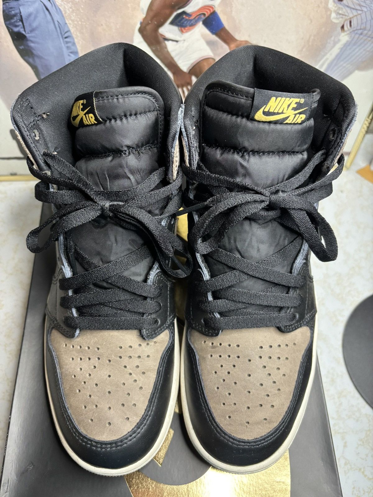 Jordan Brand Air Jordan 1 Retro High OG palomino Size US 9.5 / EU 42-43 - 2 Thumbnail