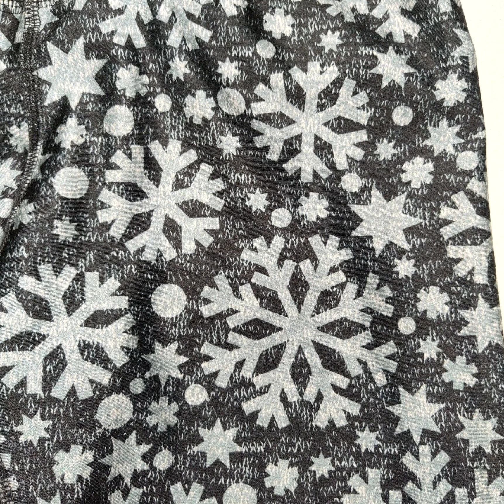 Terez TEREZ Snowflake Print Made In USA Tall Band Stretch Leggings Women Medium EUC Size 32" / US 10 / IT 46 - 2 Thumbnail
